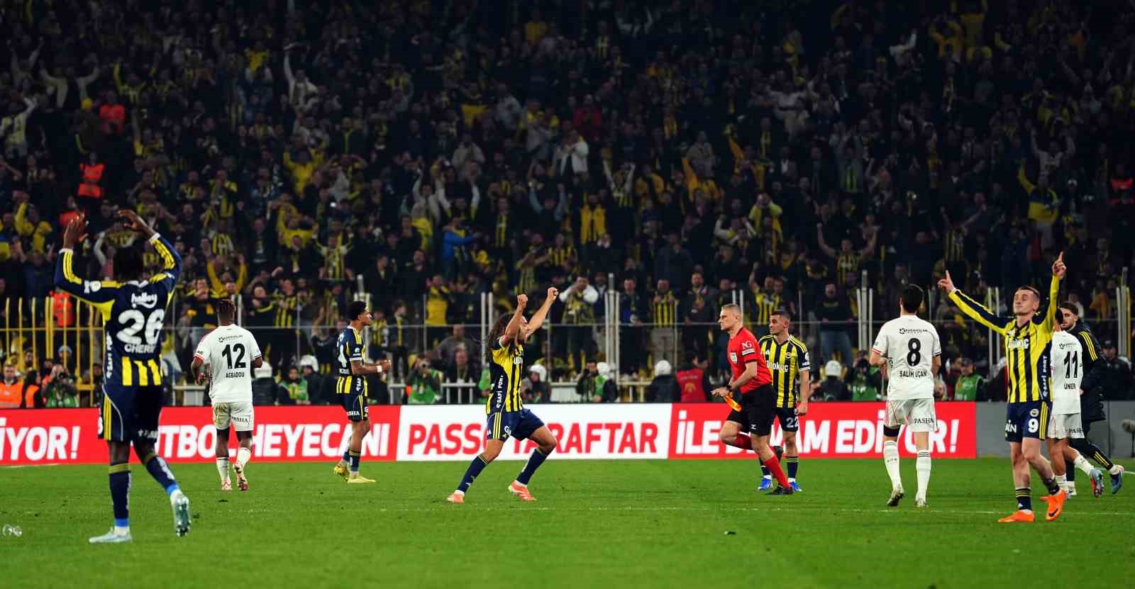 Fenerbahçe, ligde Beşiktaş’ı 2 maçta da devirdi
