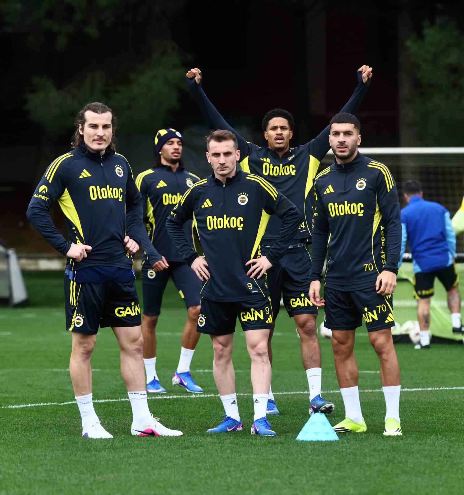 Fenerbahçe, Nottingham Forest maçı hazırlıklarına başladı
