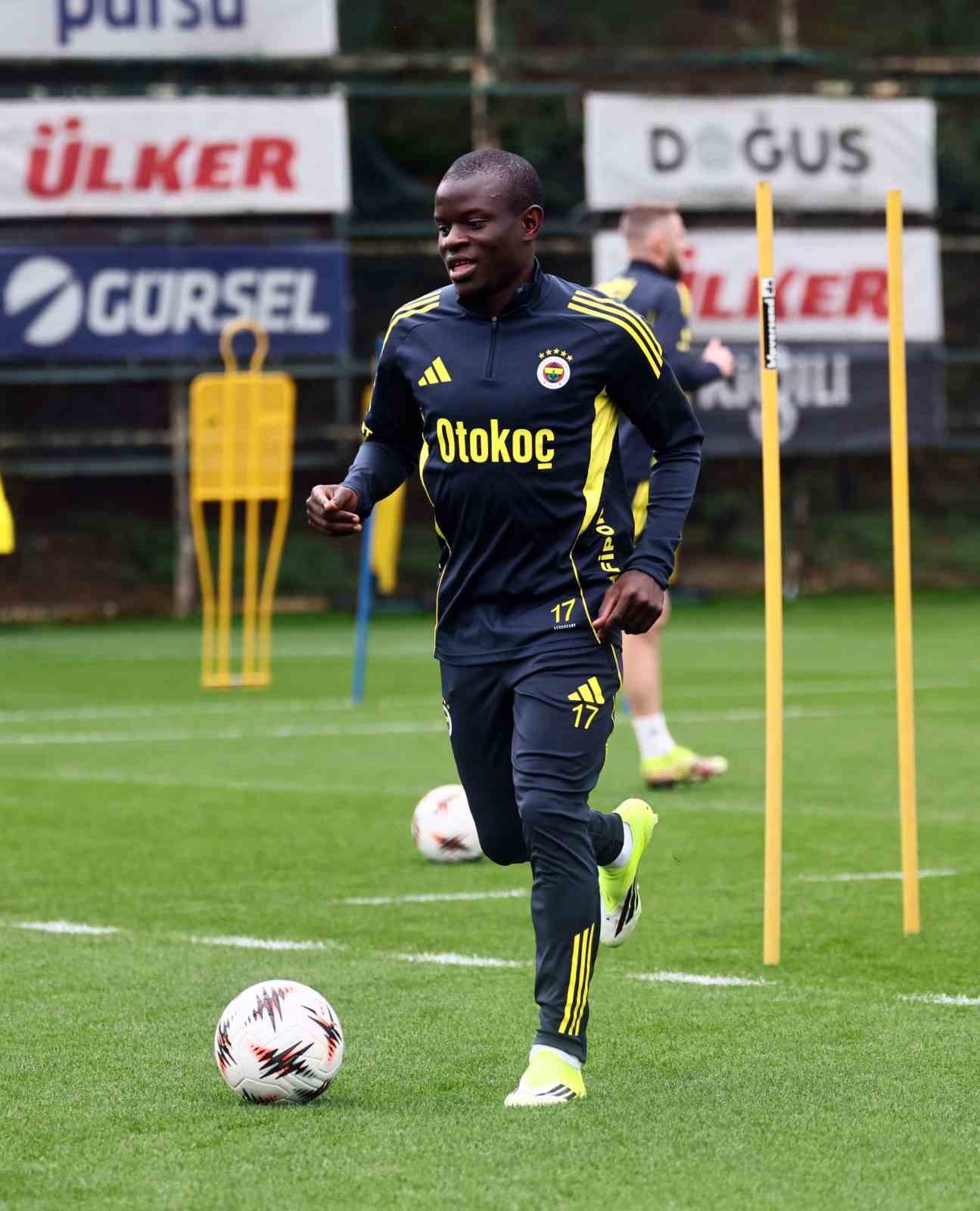 Fenerbahçe, Nottingham Forest maçı hazırlıklarına başladı
