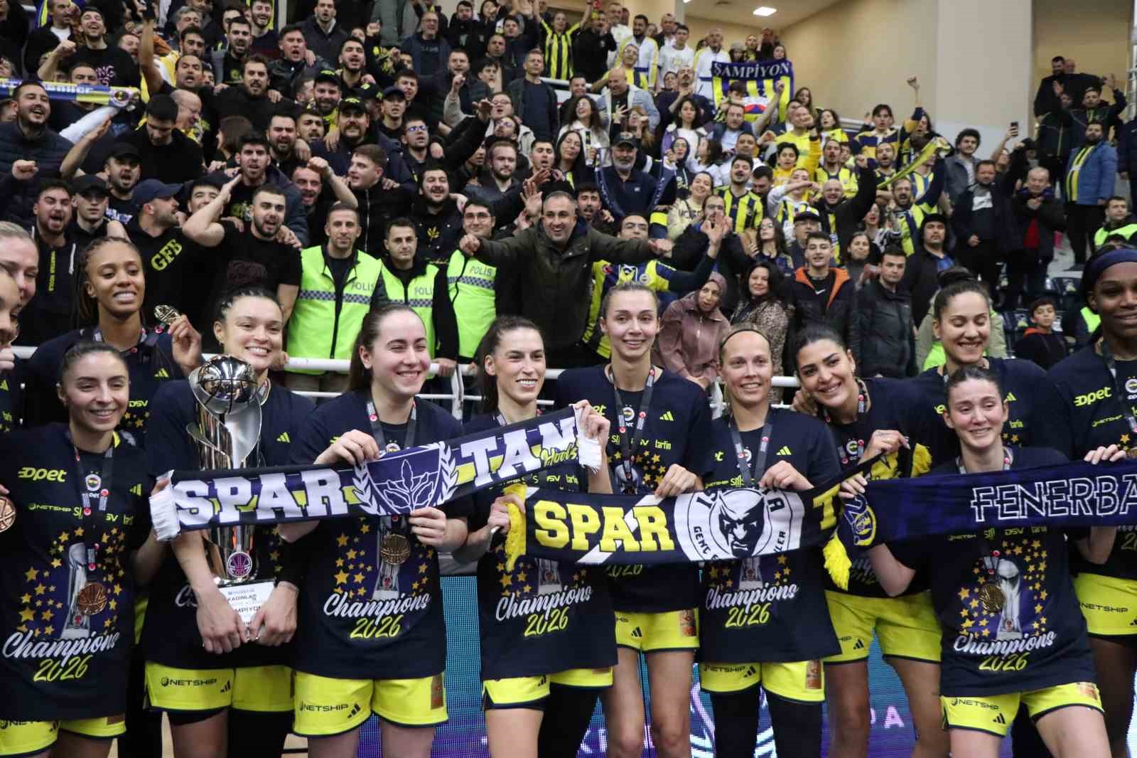 Fenerbahçe Opet, Halkbank Kadınlar Türkiye Kupası’nın sahibi oldu
