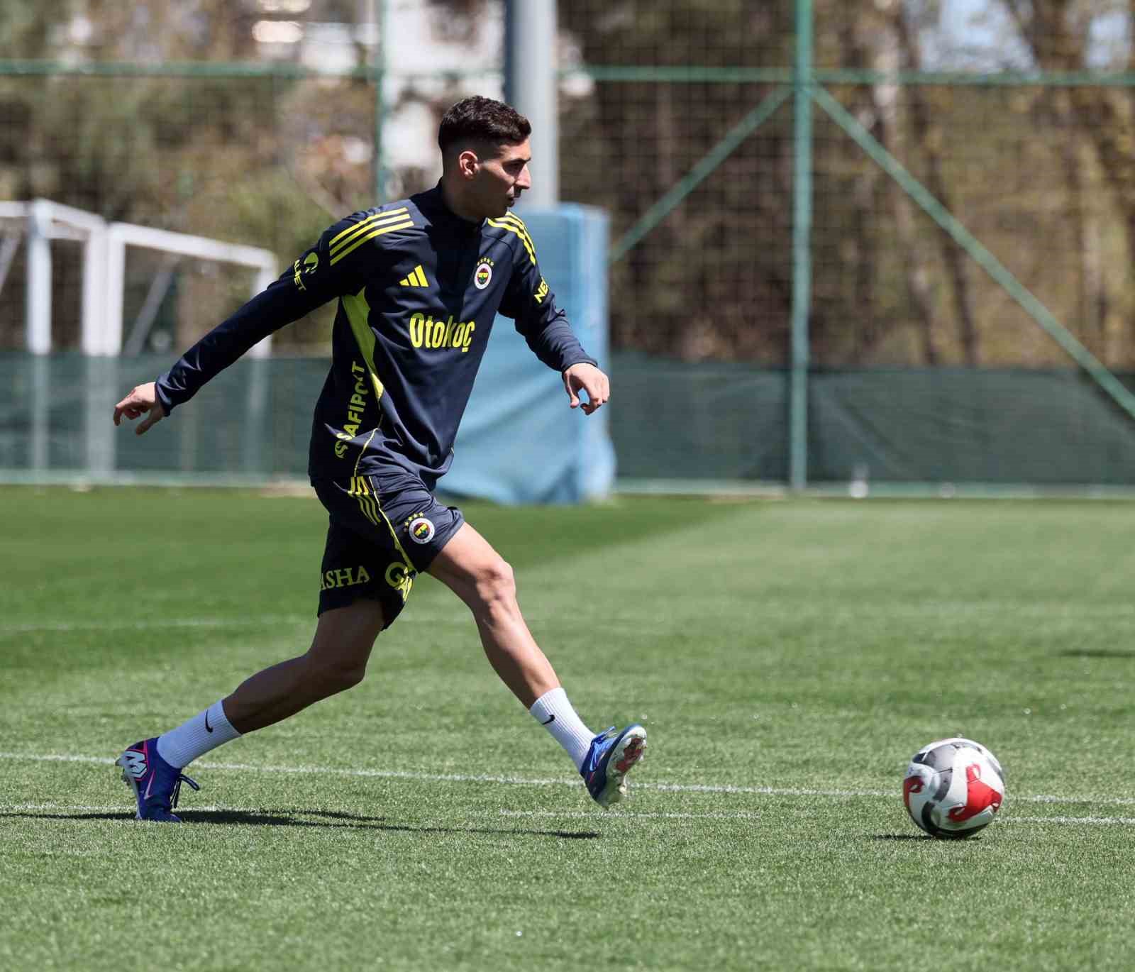 Fenerbahçe, RAMS Başakşehir maçı hazırlıklarına devam etti
