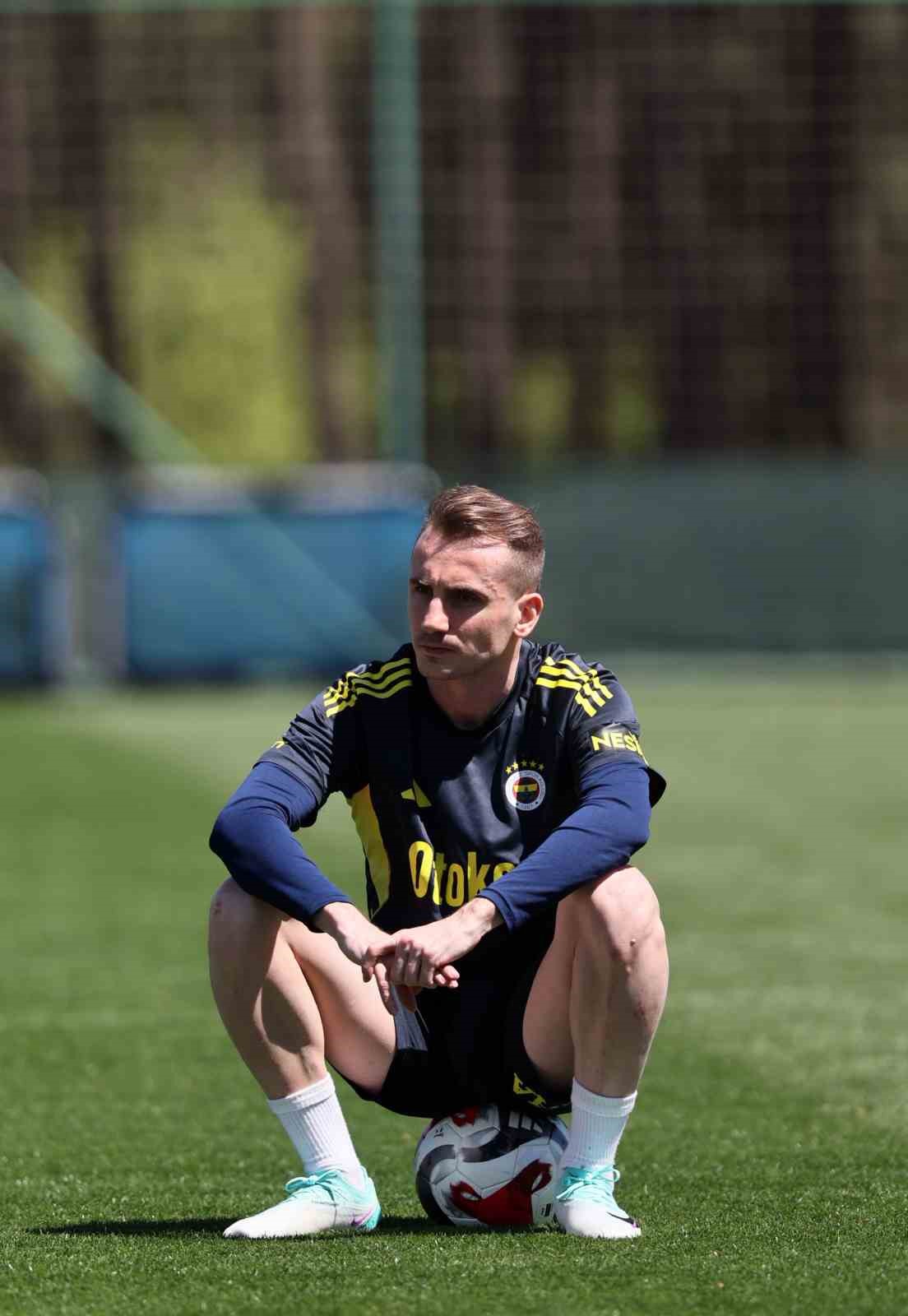 Fenerbahçe, RAMS Başakşehir maçı hazırlıklarına devam etti
