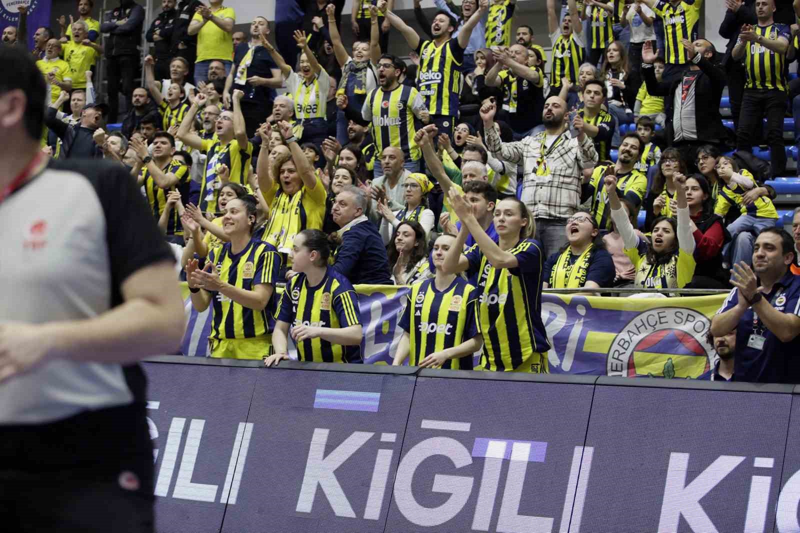 Fenerbahçe seride 2-0 öne geçti
