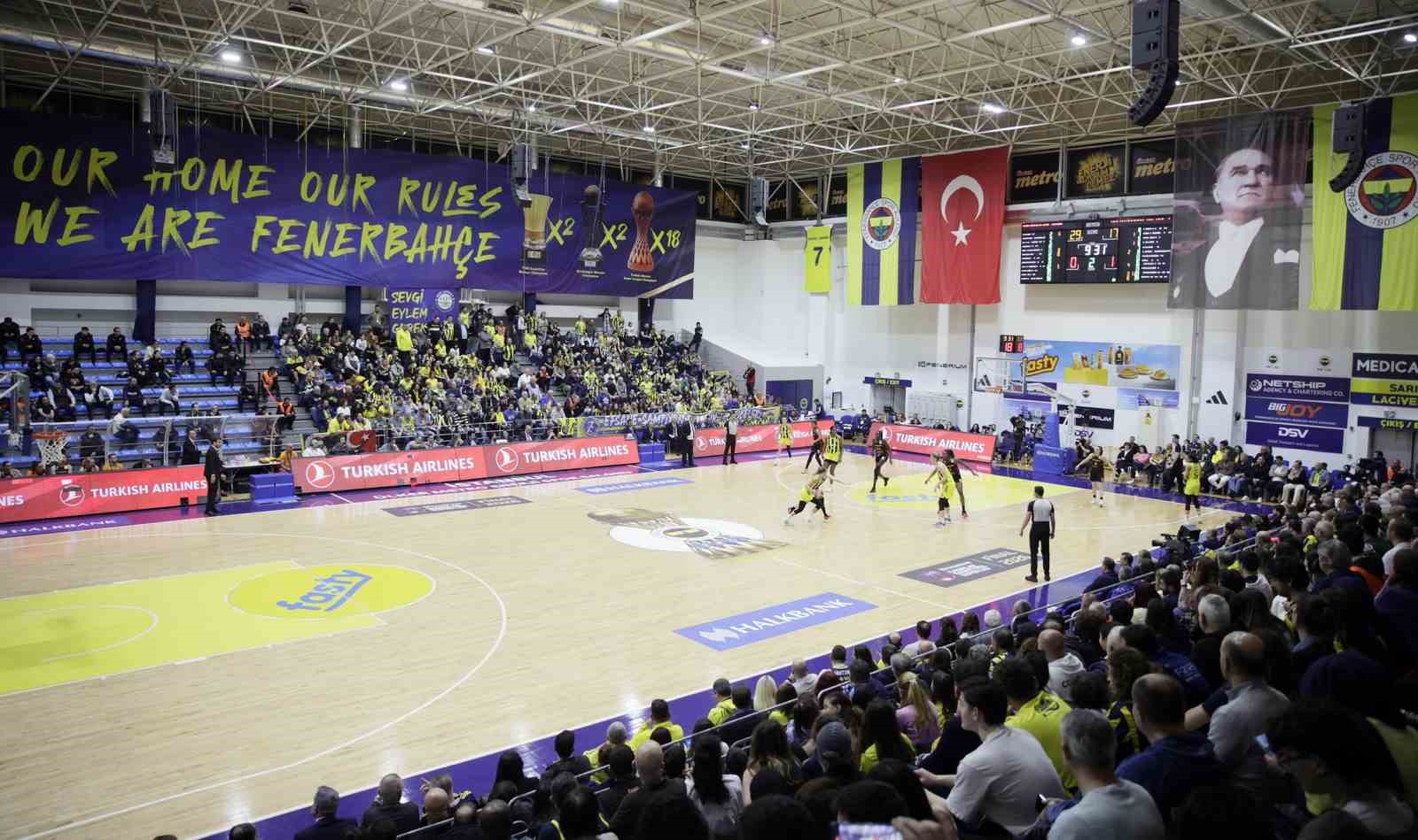 Fenerbahçe seride 2-0 öne geçti
