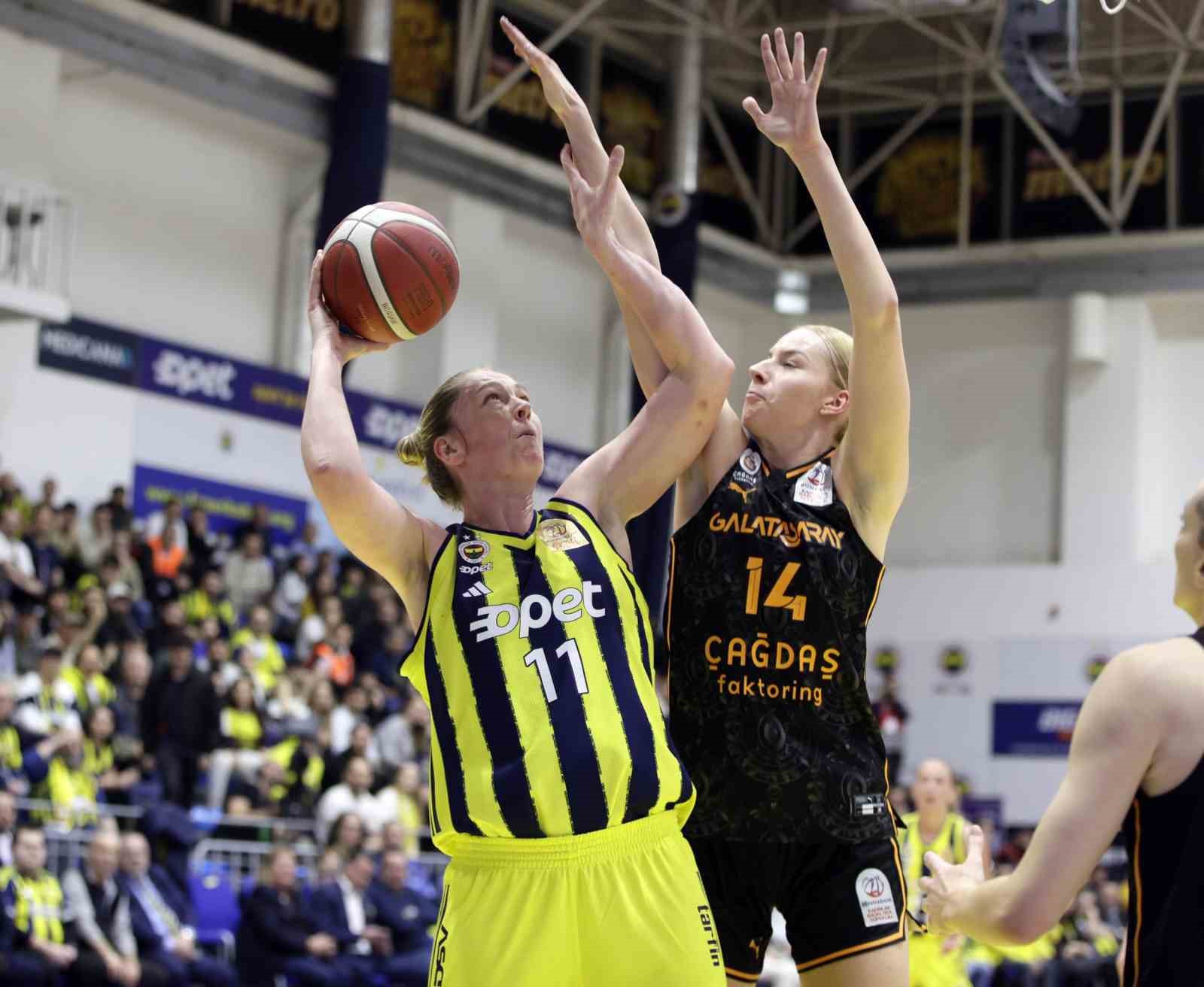 Fenerbahçe seride 2-0 öne geçti
