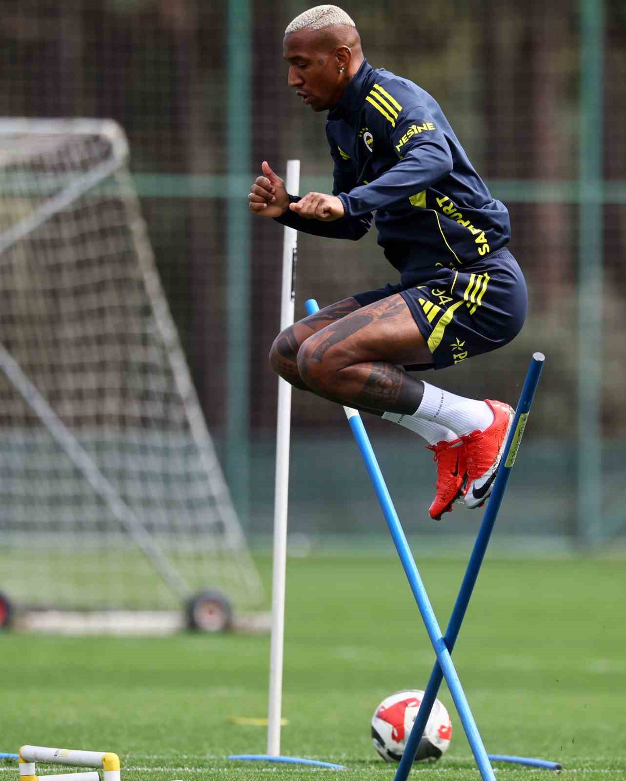 Fenerbahçe’de Çaykur Rizespor maçı hazırlıkları devam etti
