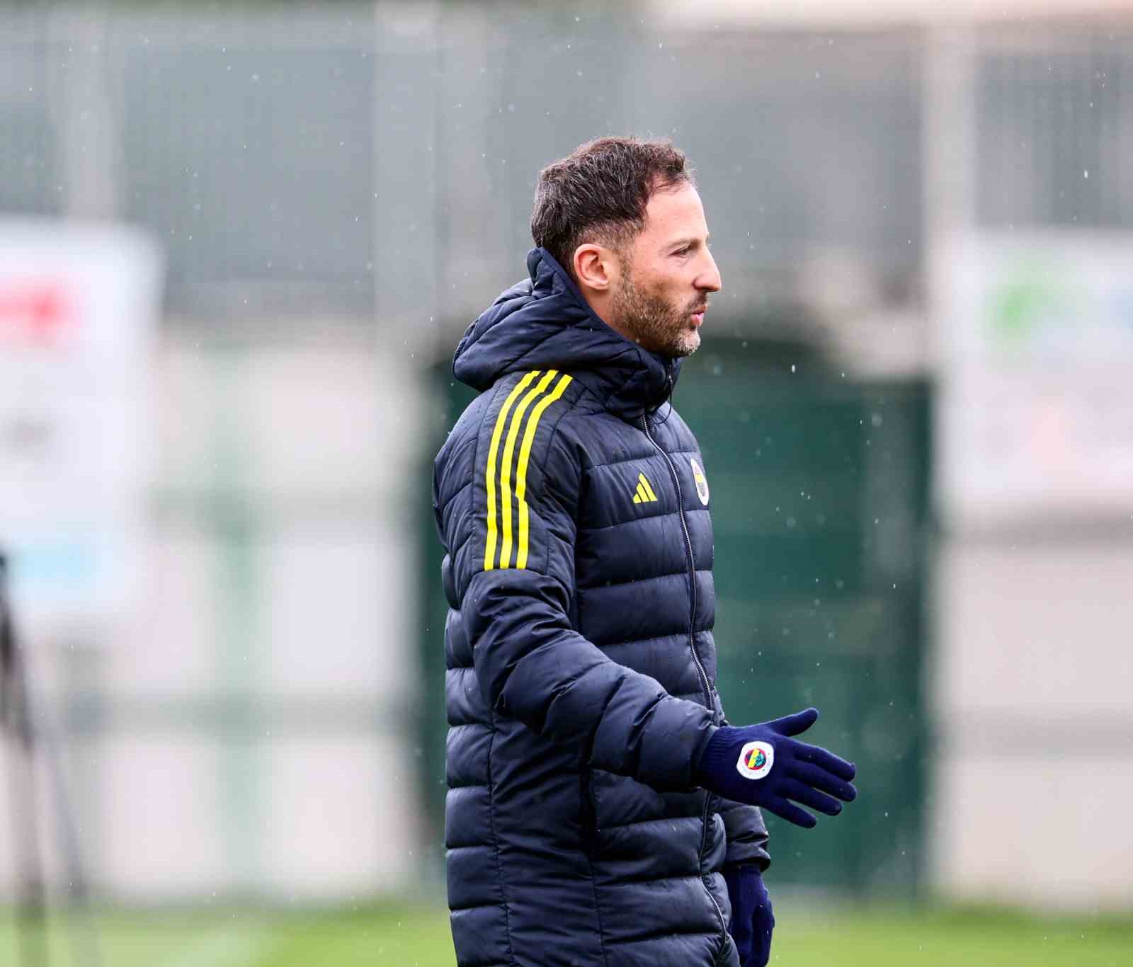 Fenerbahçe’de FCSB maçının hazırlıkları başladı
