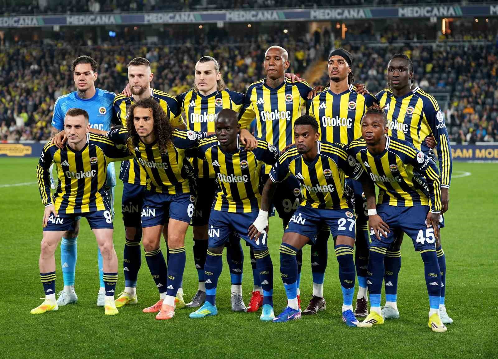 Fenerbahçe’de tek hedef; derbi galibiyetiyle yarışa tutunmak

