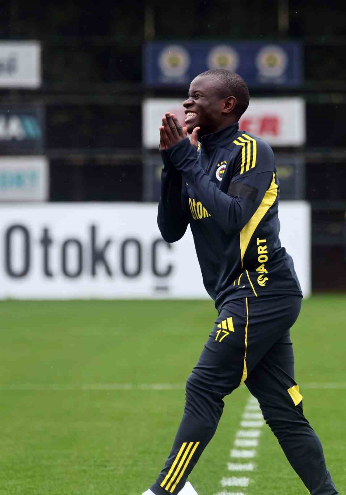 Fenerbahçe’de Trabzonspor maçı hazırlıkları tamamlandı
