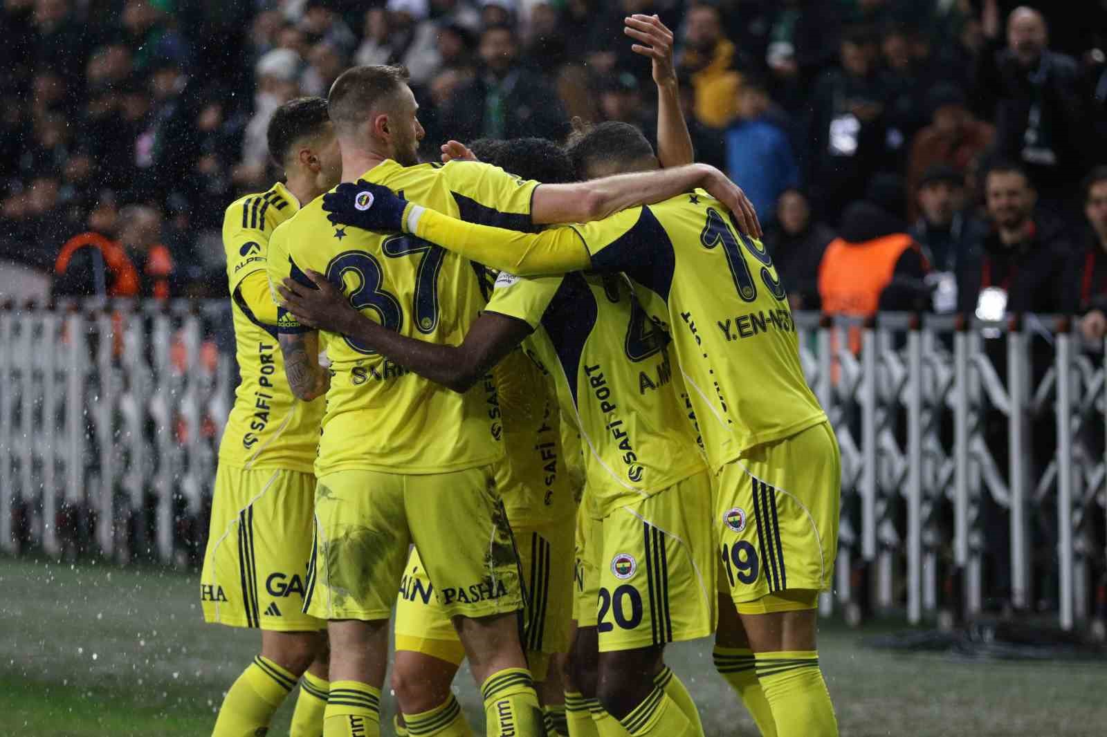 Fenerbahçe’den 20 yıl sonra ilk: 20 maçtır namağlup
Fenerbahçe’den 20 yıl sonra ilk: 20 maçtır namağlup