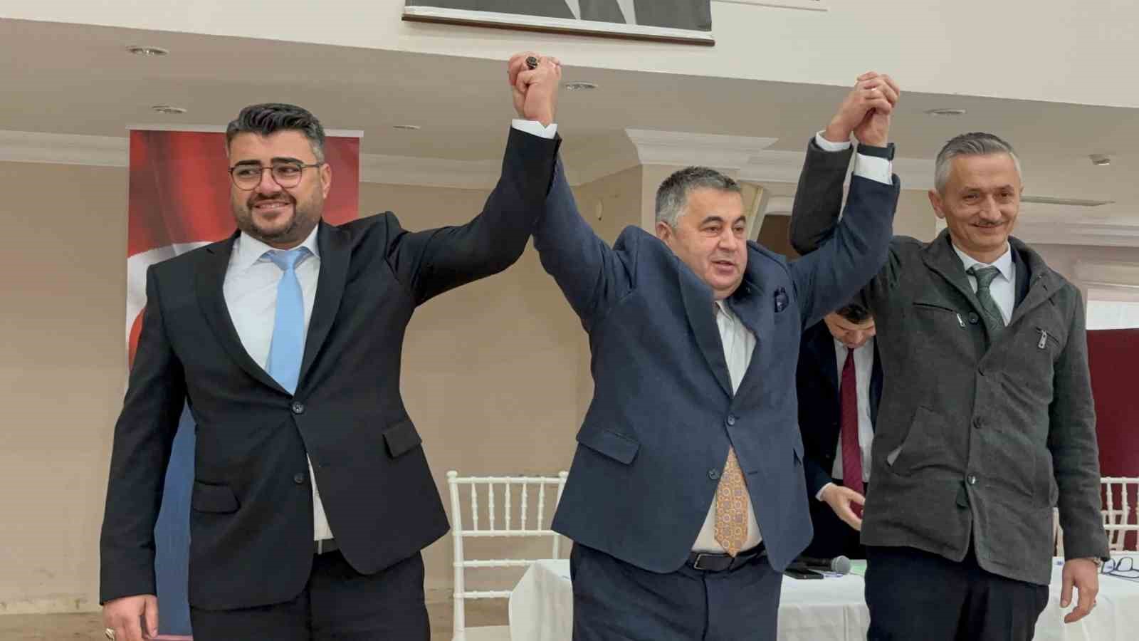 Ferdi Özer yeniden başkan seçildi
