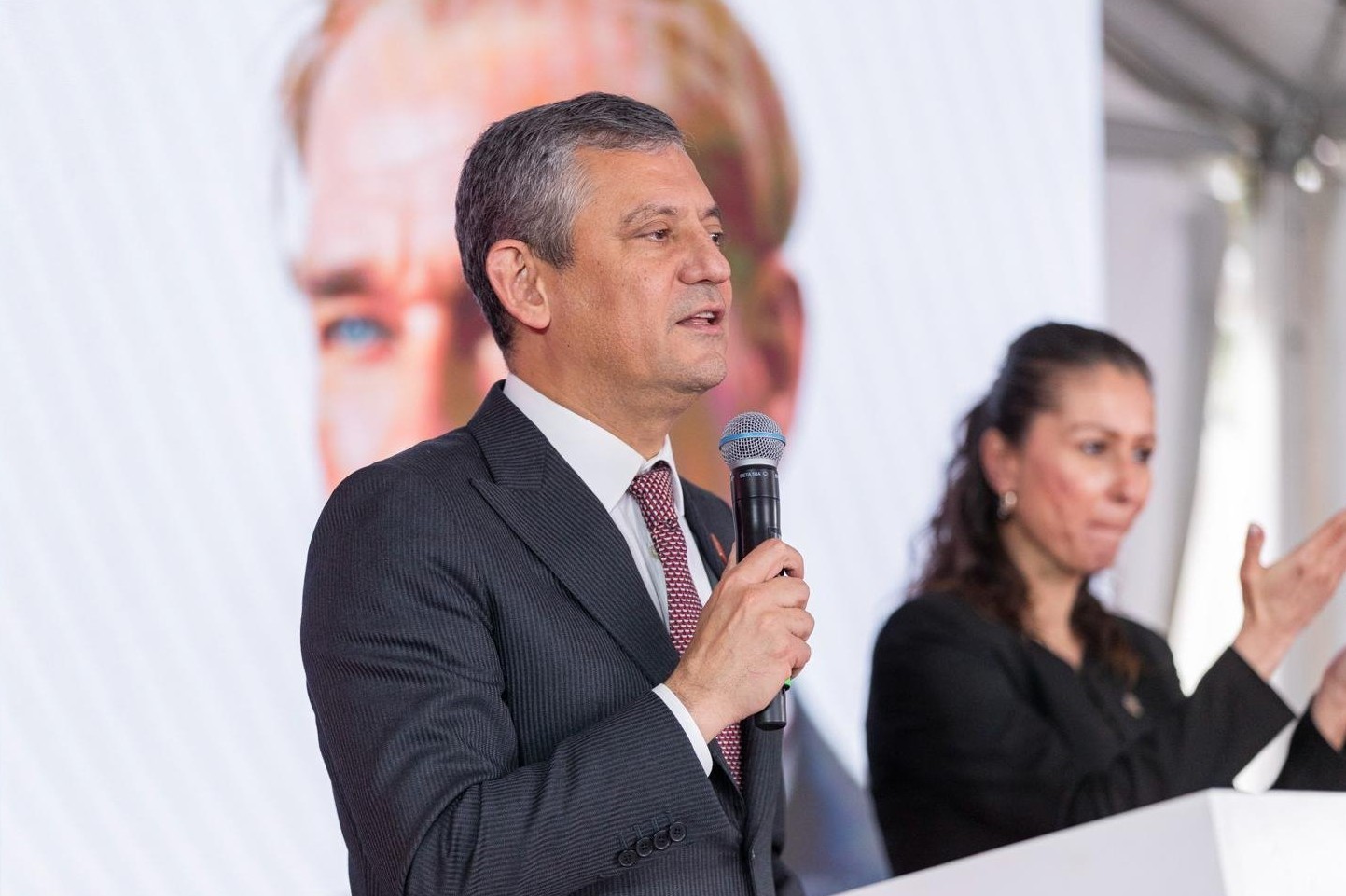 Ferdi Zeyrek’in adı gençlik merkezinde yaşayacak
