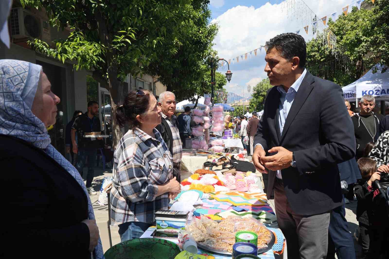 Festivalde Osmanlı geleneği yaşatıldı, ciğer tezgahları davul zurna ile şenlendi
