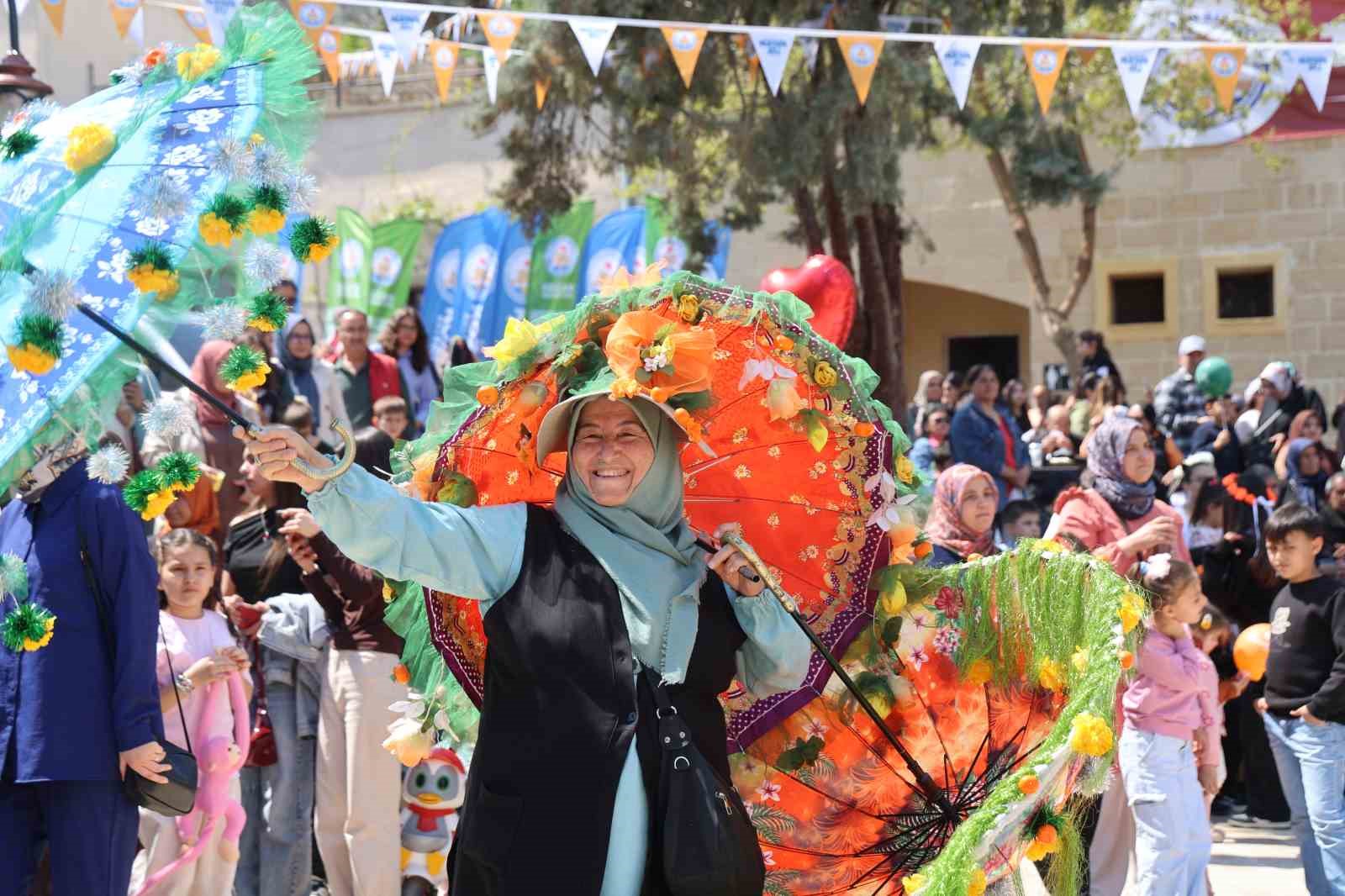 Festivalde Osmanlı geleneği yaşatıldı, ciğer tezgahları davul zurna ile şenlendi
