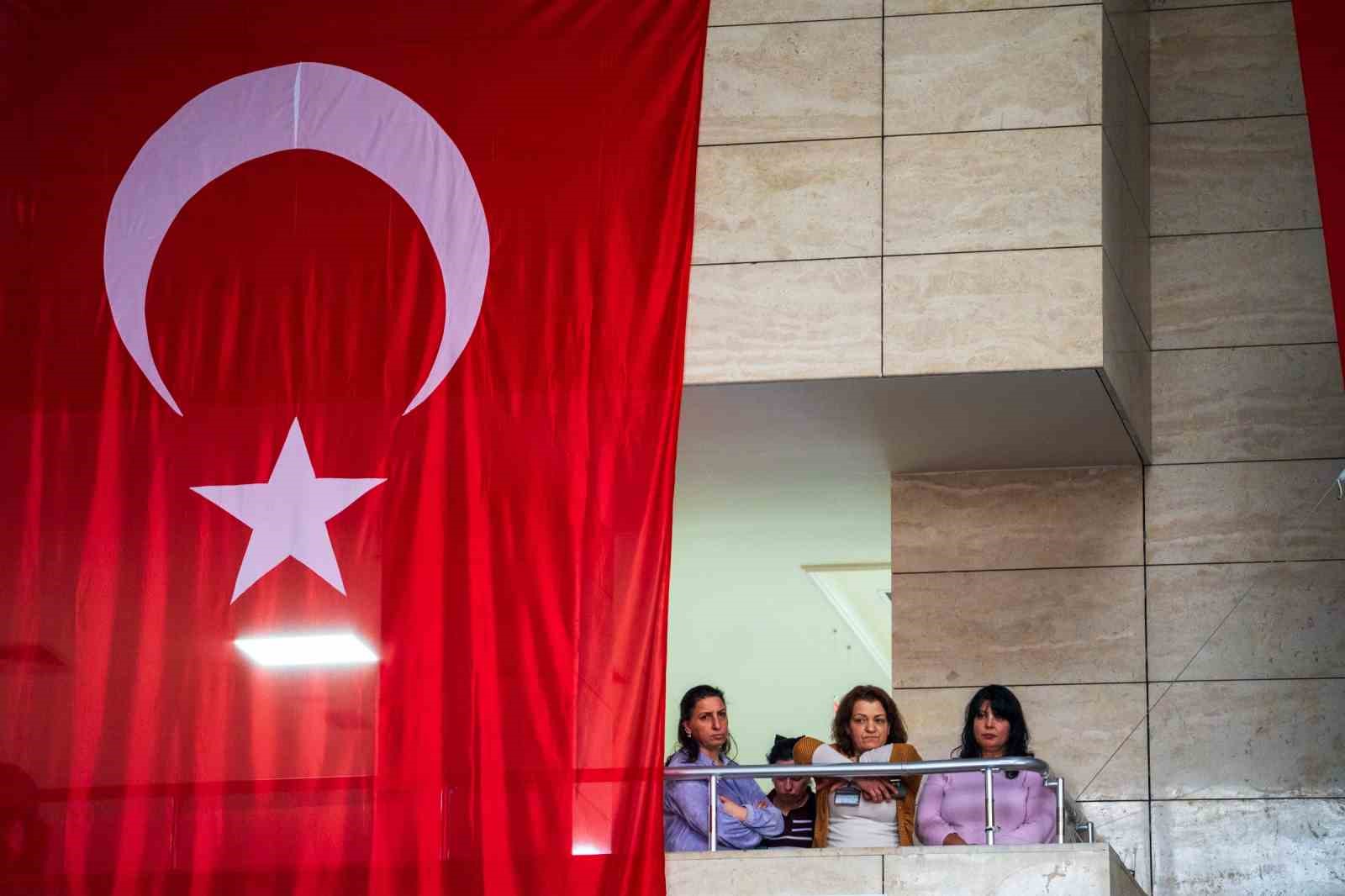 Fethi Sekin şehit düştüğü yerde karanfillerle anıldı
