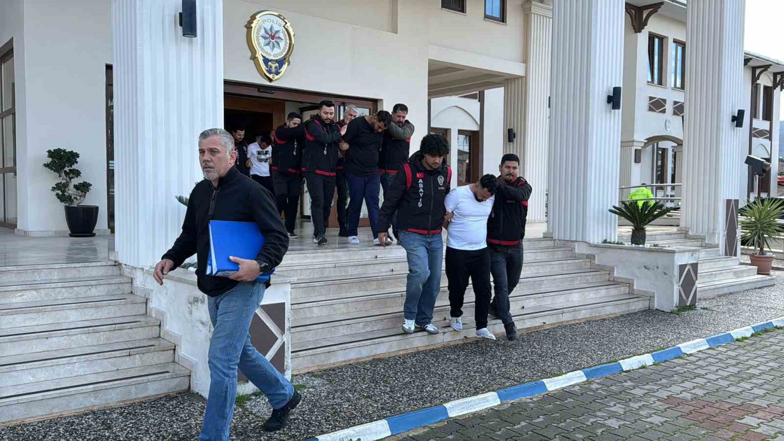 Fethiye’de aranan şahıslara operasyon: 3 tutuklama
