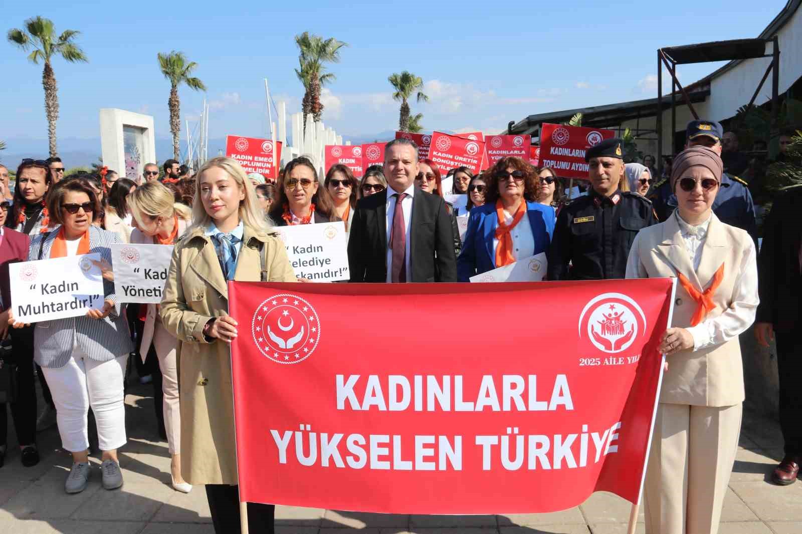 Fethiye’de Dünya Kadınlar Günü Yürüyüşü gerçekleştirildi
