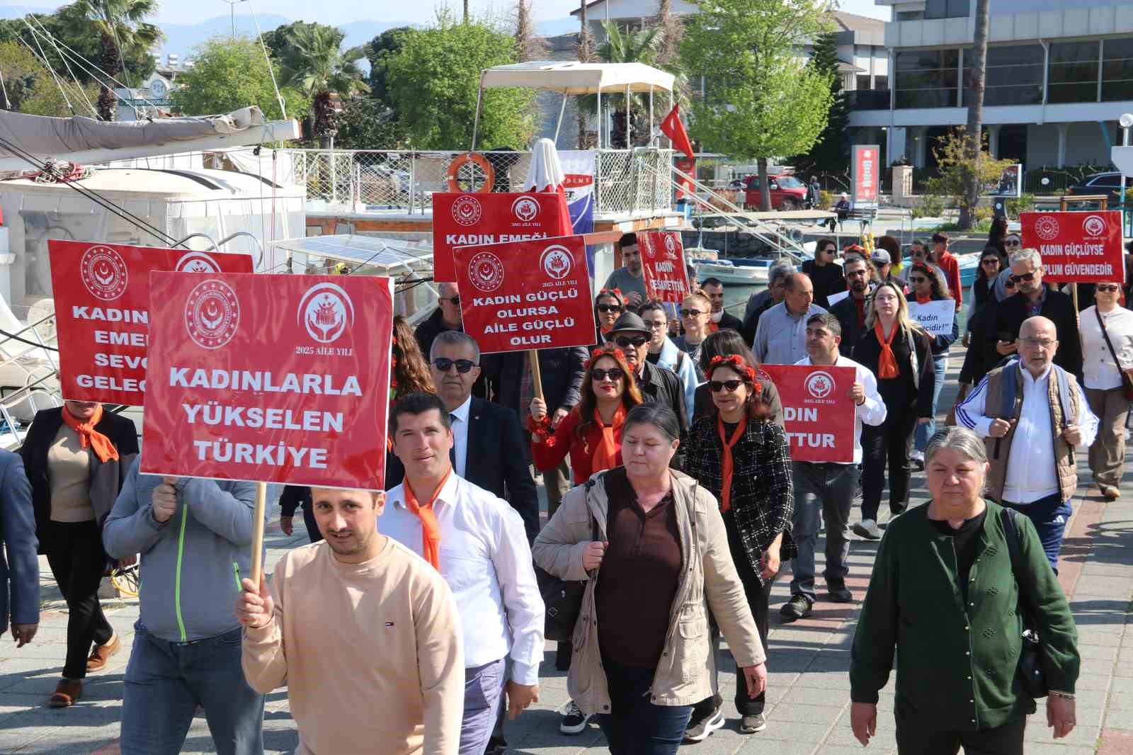 Fethiye’de Dünya Kadınlar Günü Yürüyüşü gerçekleştirildi
