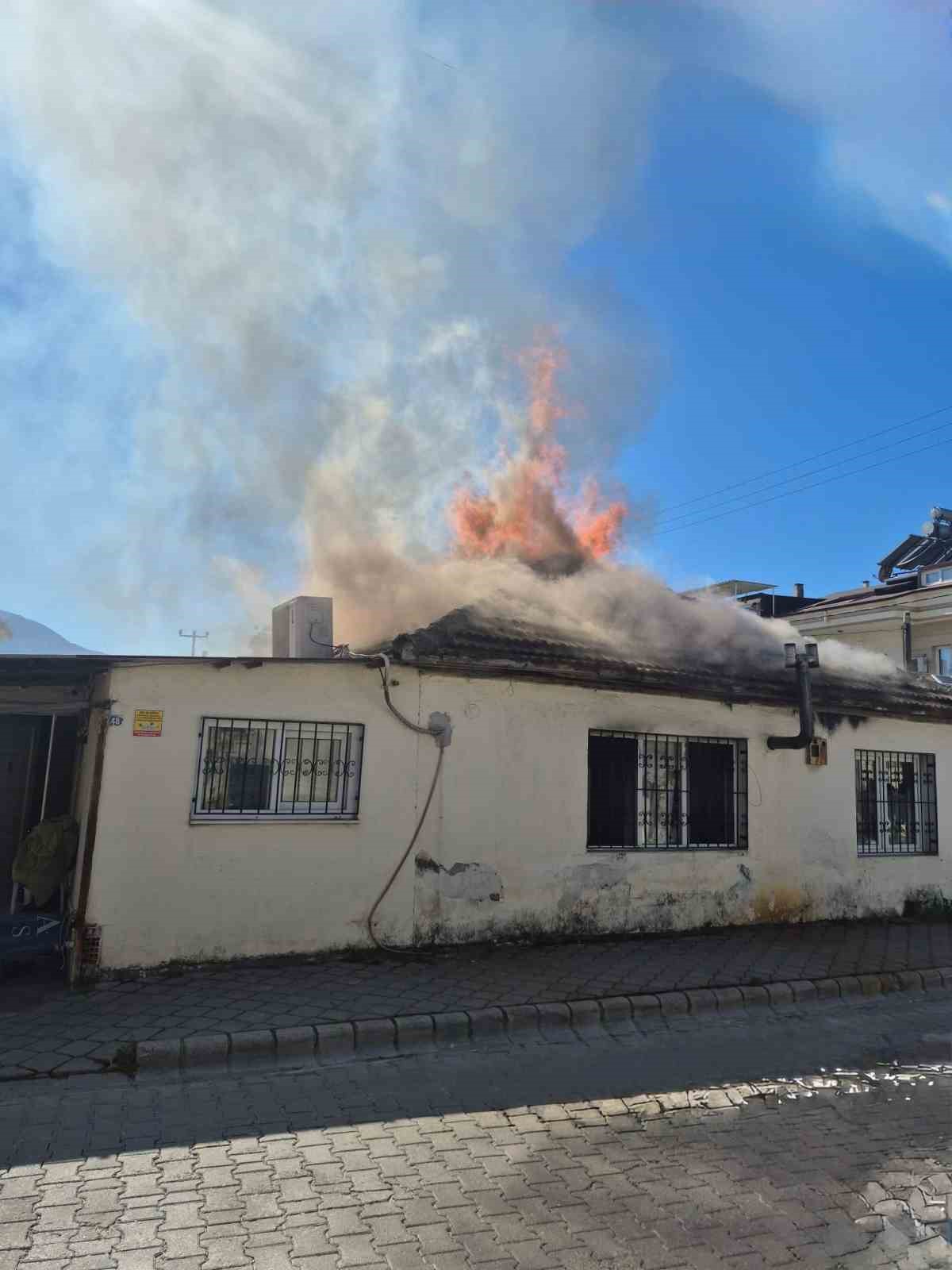 Fethiye’de ev yangını
