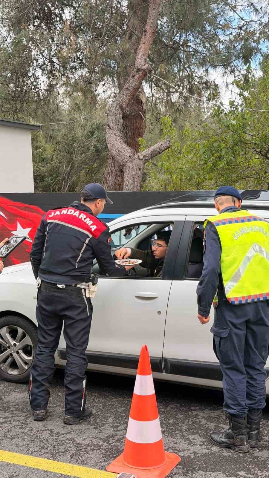 Fethiye’de Jandarmadan bayram uygulaması
