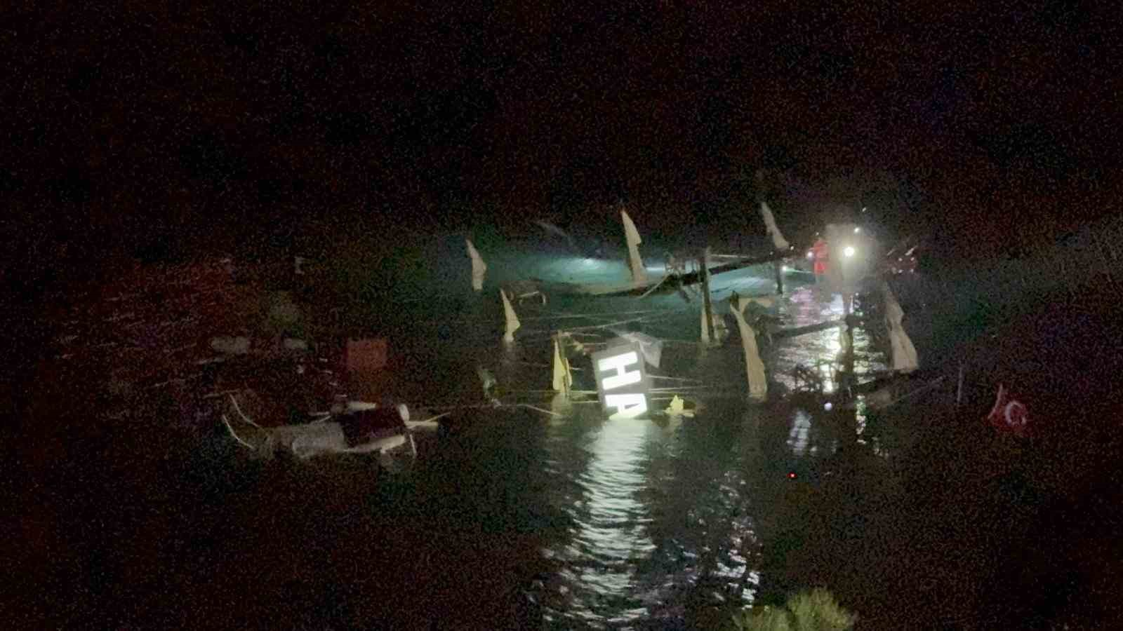 Fethiye’de kayalıklara çarparak batan teknedeki 6 kişi kurtarıldı, 1 kişi kayıp
