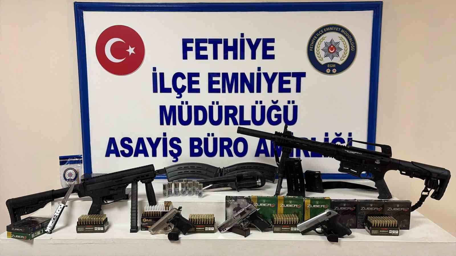 Fethiye’de polis KADES ihbarına gitti, evden cephanelik çıktı
