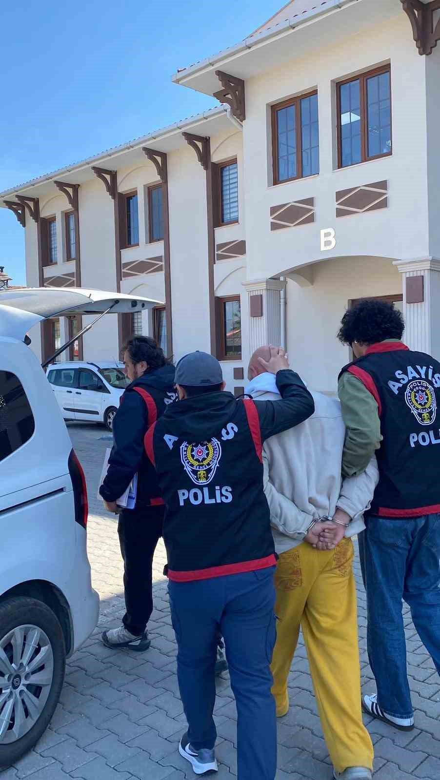 Fethiye’de polis KADES ihbarına gitti, evden cephanelik çıktı
