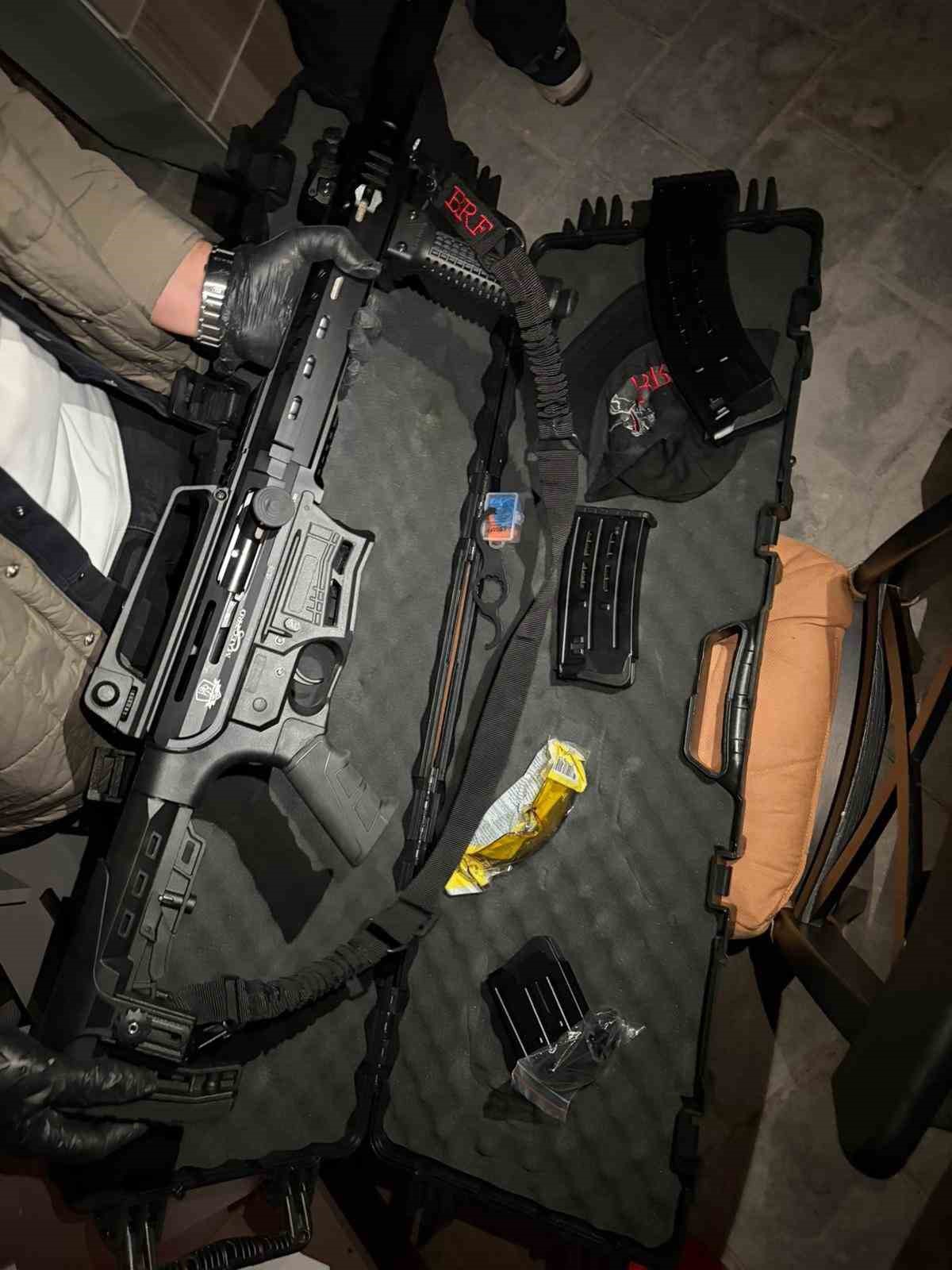 Fethiye’de polis KADES ihbarına gitti, evden cephanelik çıktı
