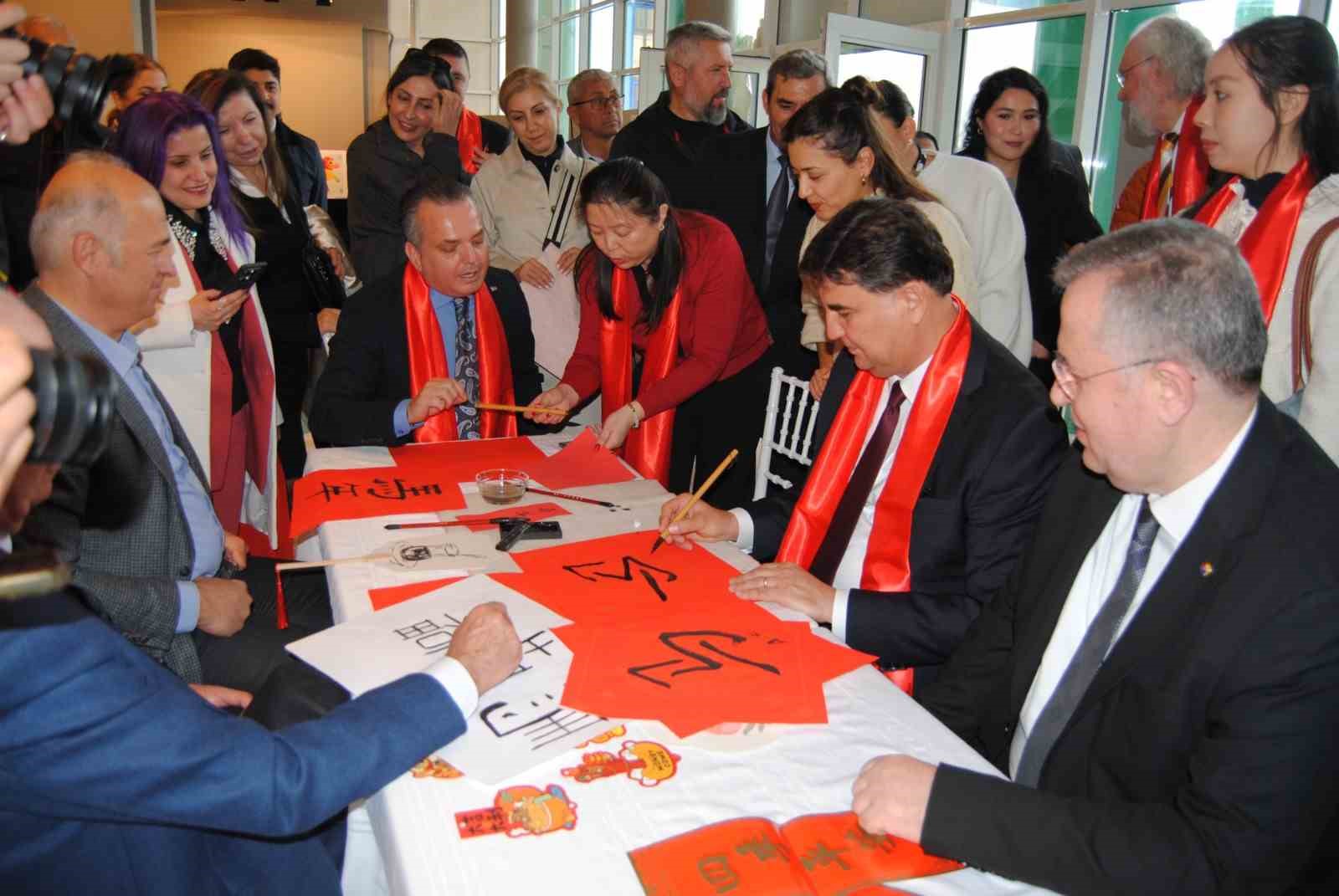 Fethiye’deki "Çin At Yılı" temalı sergi yoğun ilgi gördü
