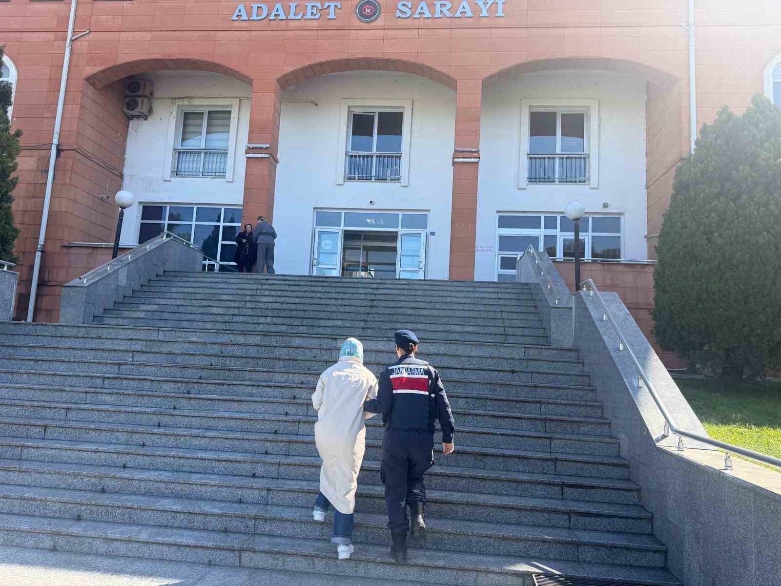 FETÖ’den 6 yıl 3 ay hapis cezası bulunan kadın yakalandı
