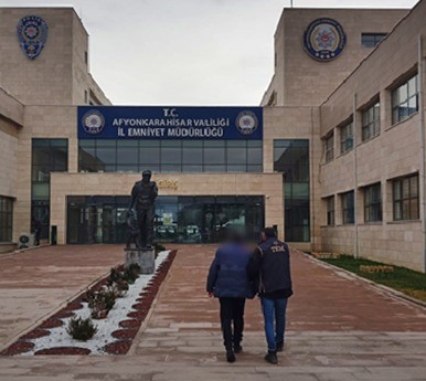 FETÖ’den aranan şahsı polis yakaladı
