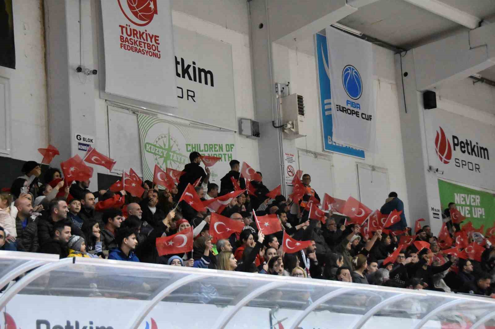 FIBA Avrupa Kupası: Aliağa Petkimspor: 82 - Dinamo BDS Sassari: 70
