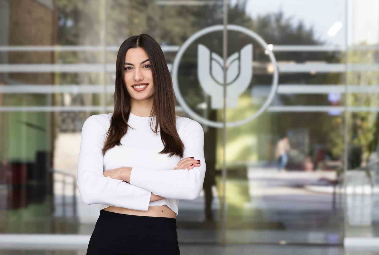 Filenin yıldızı geleceğin hukukçusu
Filenin yıldızı geleceğin hukukçusu