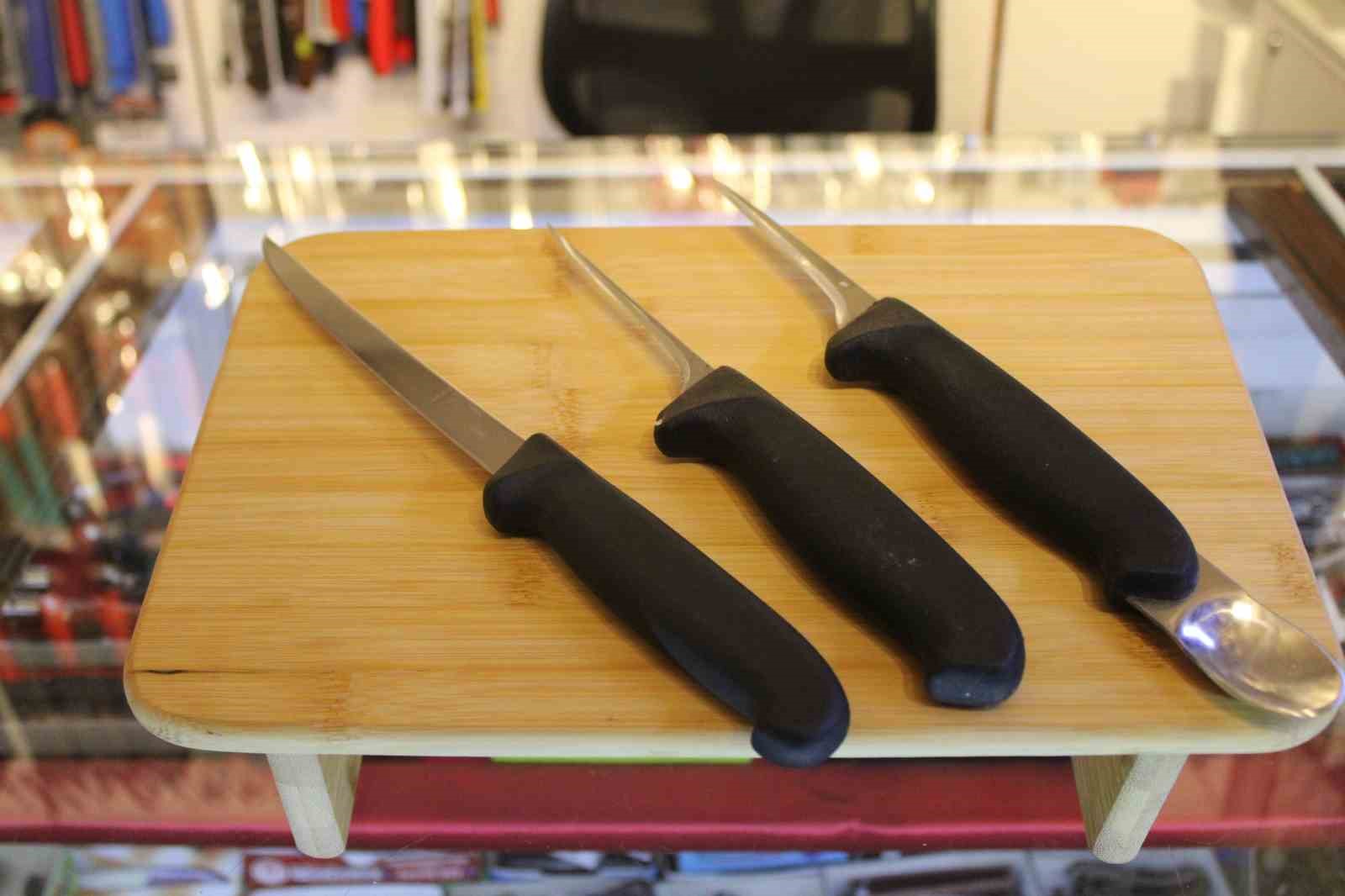 Fileto bıçakları elinde yeniden şekilleniyor
