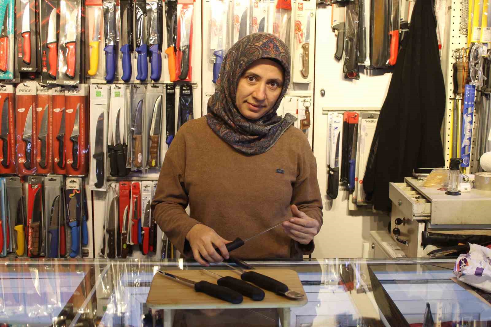 Fileto bıçakları elinde yeniden şekilleniyor
