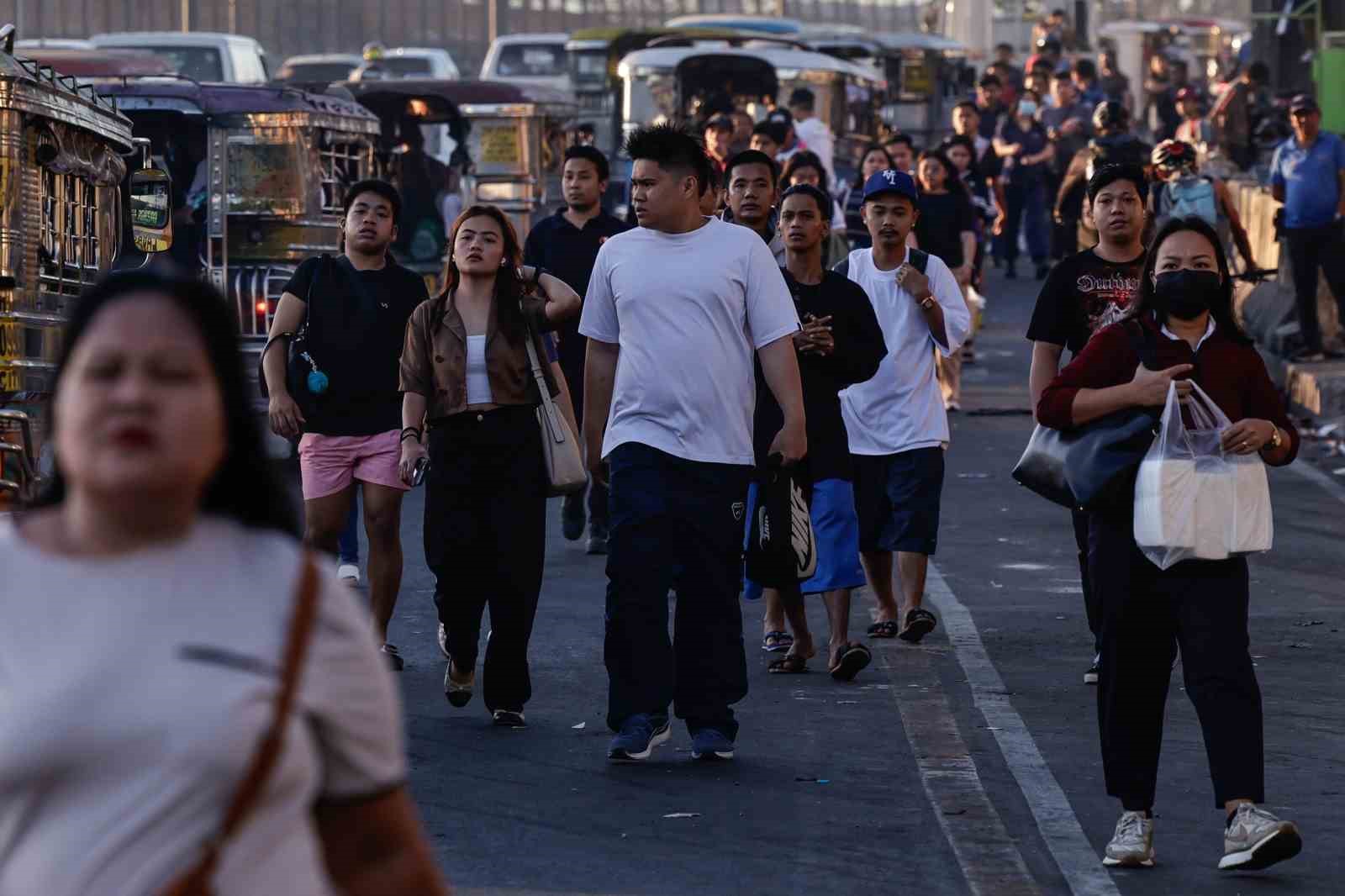 Filipinler’de ulaşım sendikaları artan yakıt fiyatlarına karşı iş bıraktı
