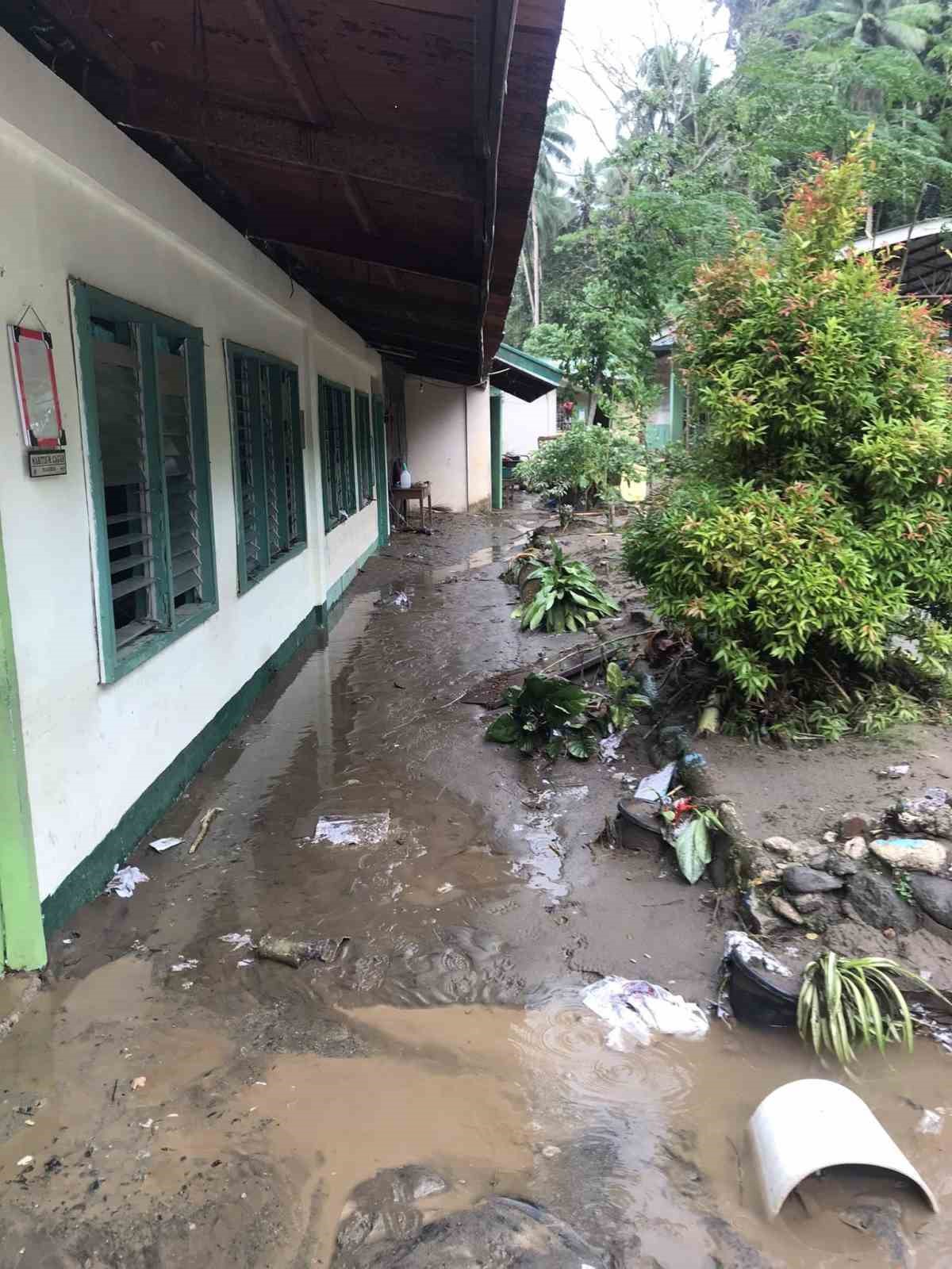 Filipinler’i tropikal fırtına vurdu: 12 ölü
