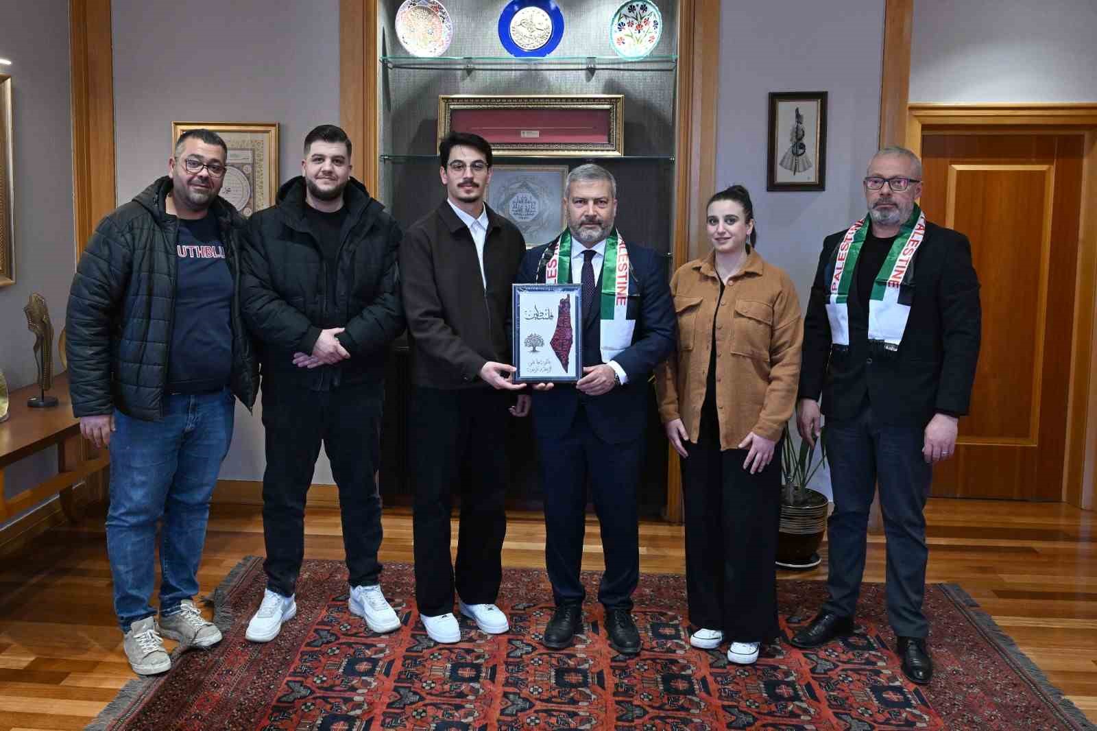 Filistin Yardımlaşma Derneği’nden Rektör Adıgüzel’e ziyaret
