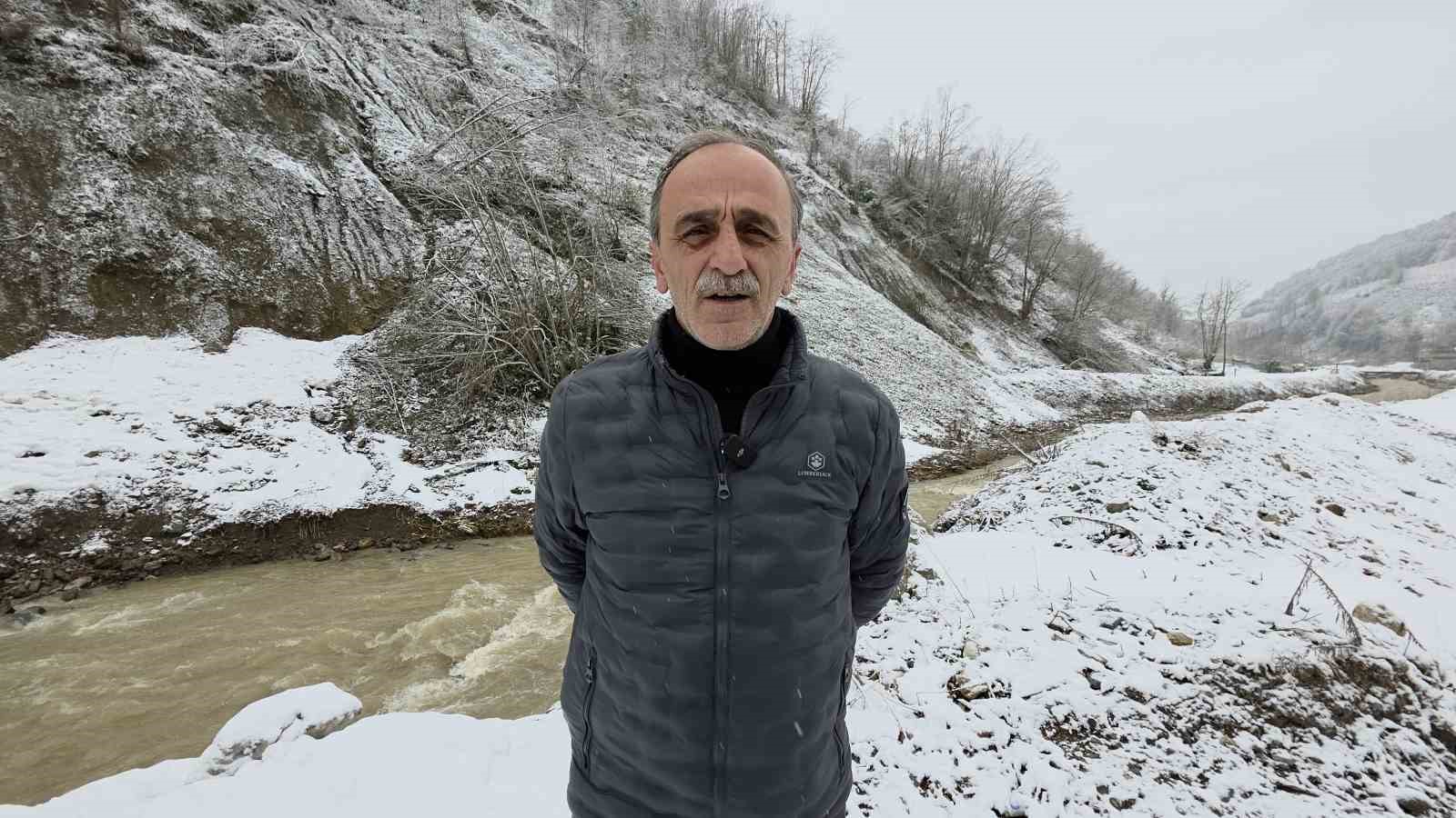 Fındıklıaksu köyünde heyelanların ardı arkası kesilmiyor
