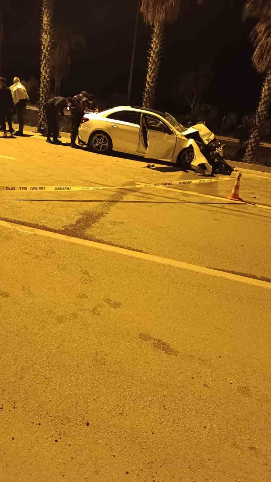 Finike-Kumluca yolunda kaza: 1 ölü, 5 yaralı
Finike-Kumluca yolunda kaza: 1 ölü, 5 yaralı