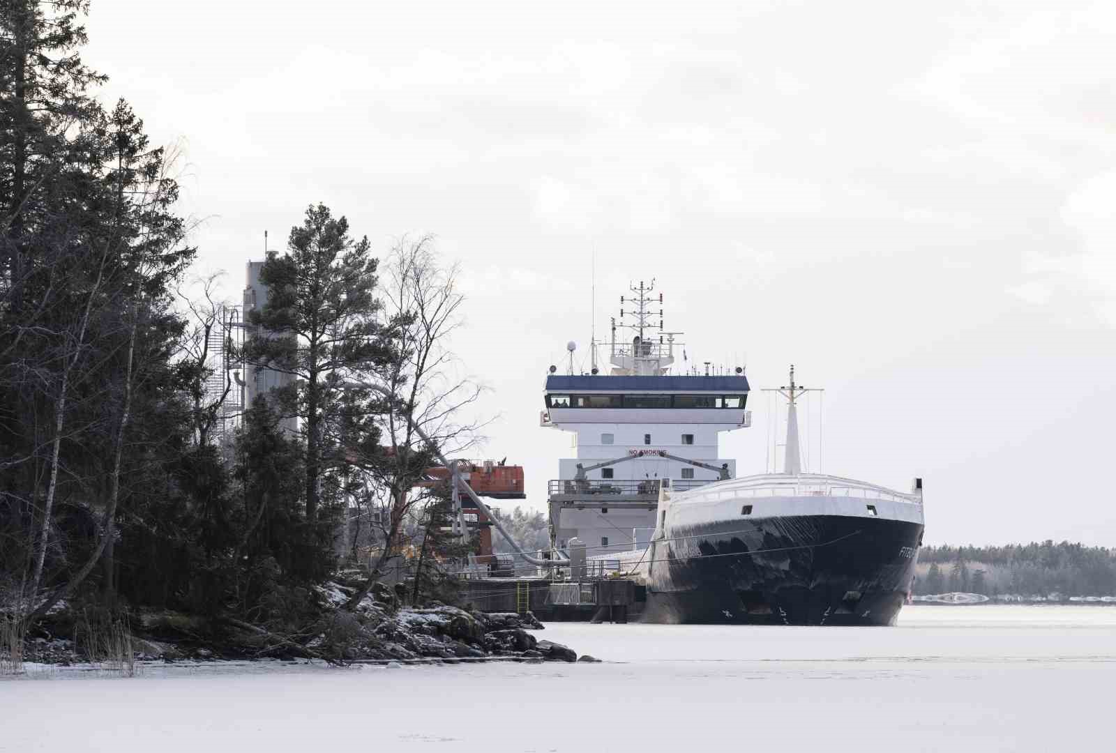 Finlandiya, Baltık Denizi’nde iletişim kablolarına sabotaj şüphesiyle bir gemiye el koydu

