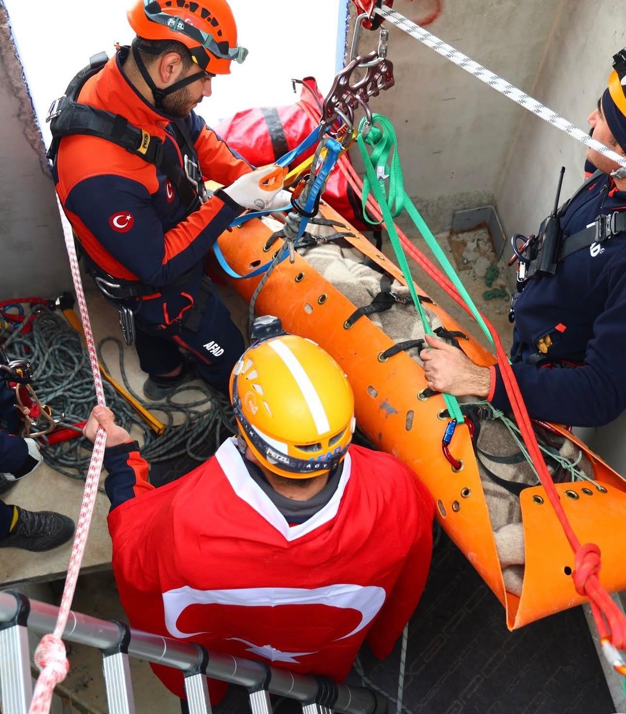 Fırat EDAŞ Arama Kurtarma Ekibi, AFAD tatbikatında yer aldı
