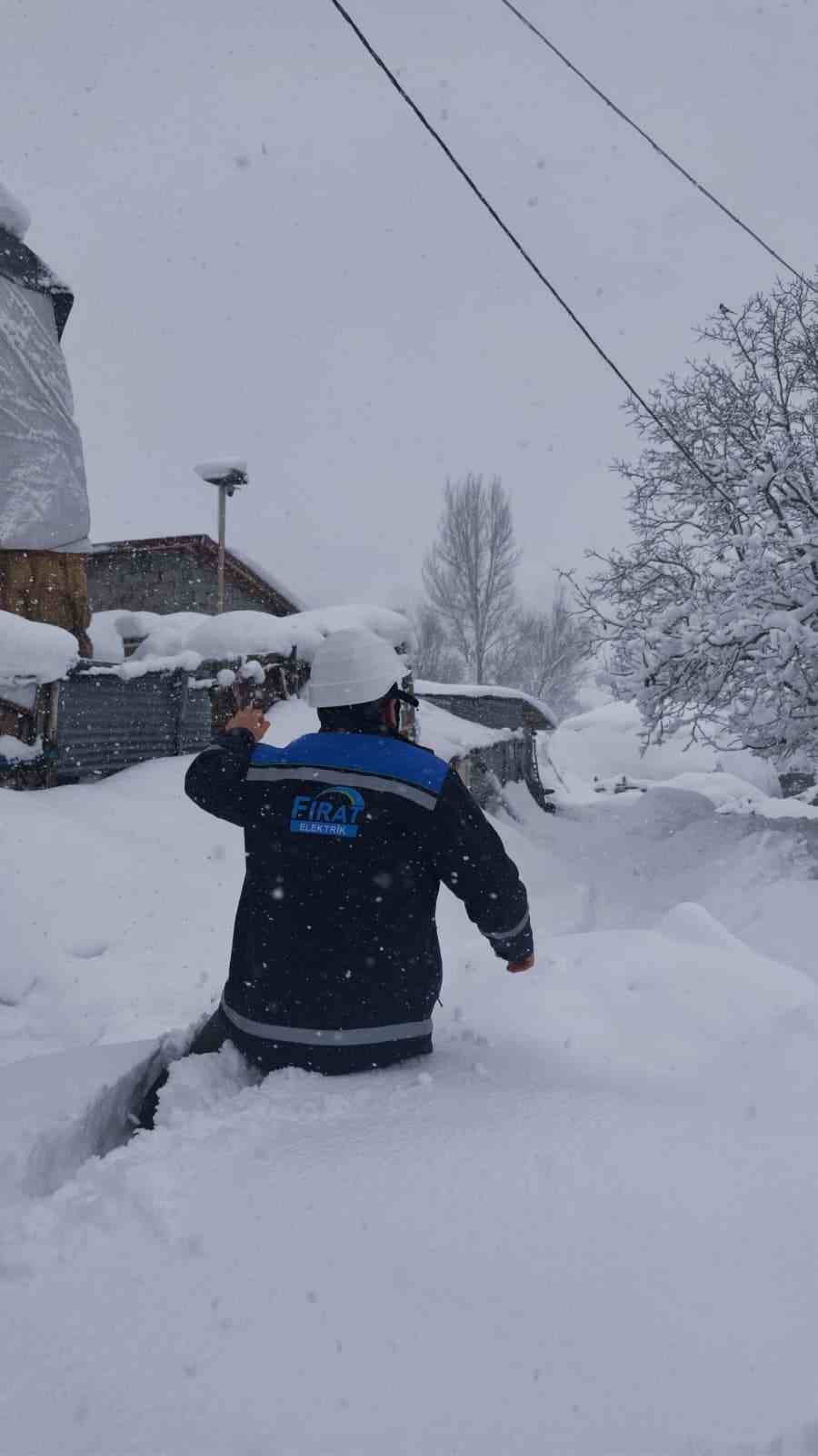 Fırat EDAŞ son yılların en sert kışında Tunceli’de sahada
