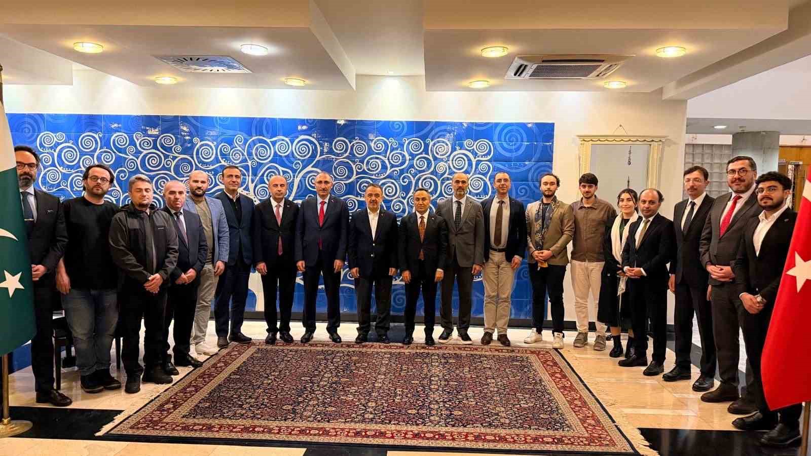 Fırat Üniversitesi Pakistan’da tanıtıldı
