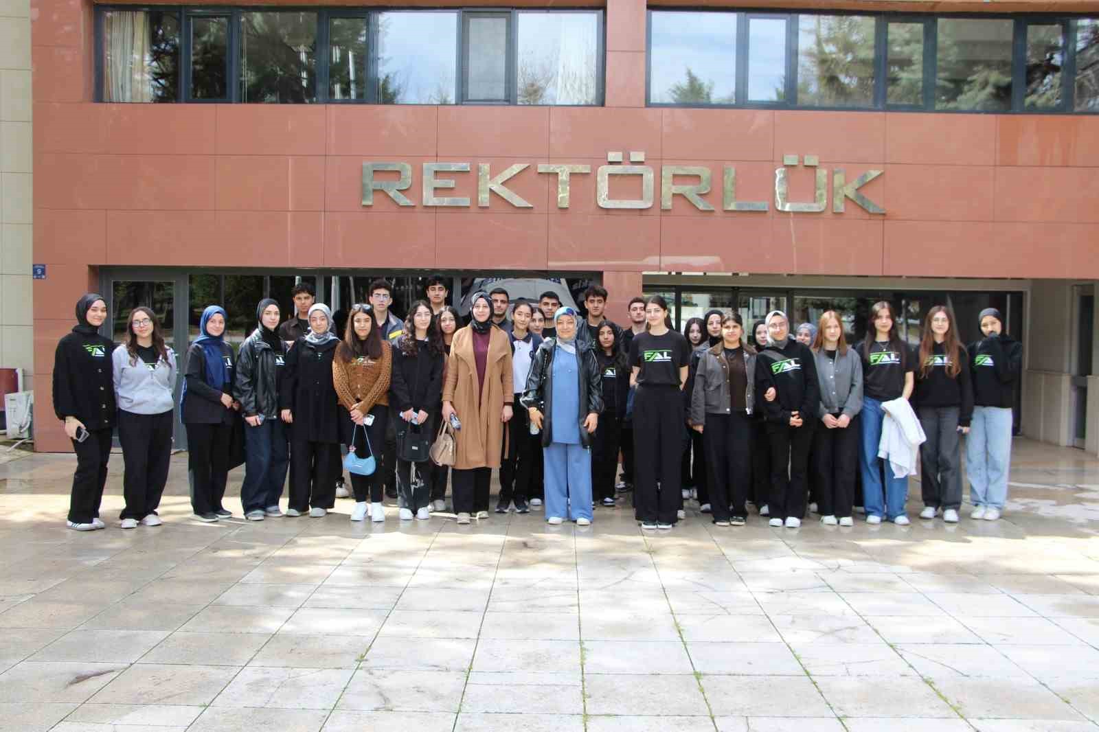 Fırat Üniversitesi’nde okul gezileri sürüyor
