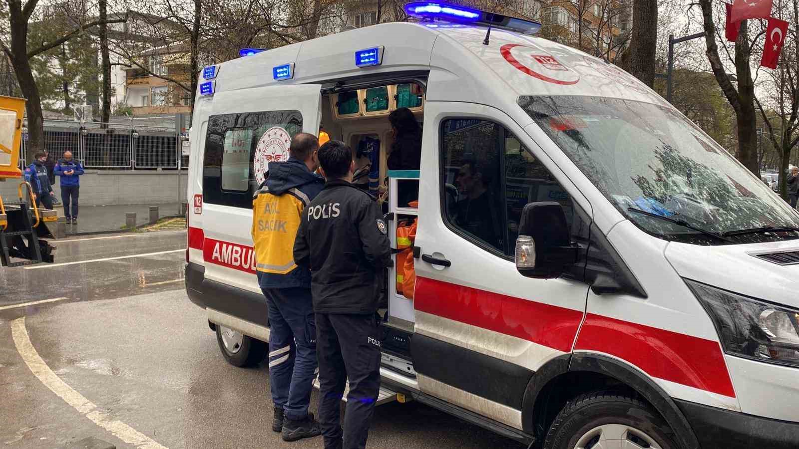 Fırının bacası tutuştu: 3 kişi dumandan etkilendi
