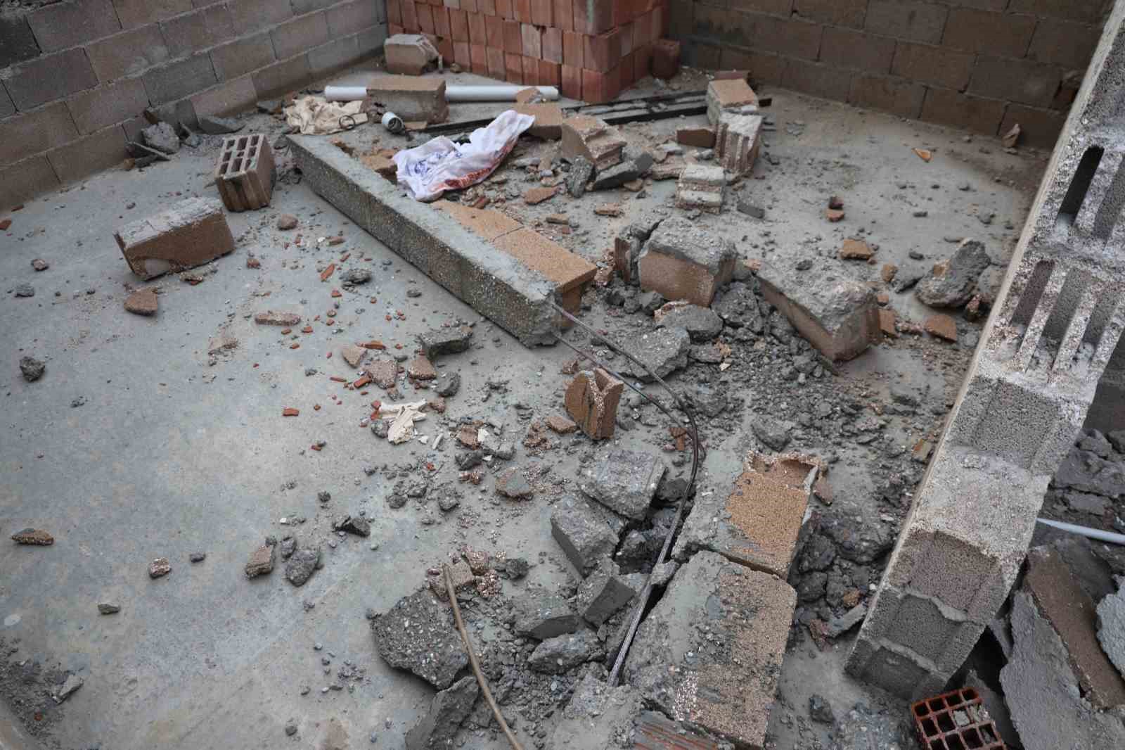 Fırtına yıktı geçti
