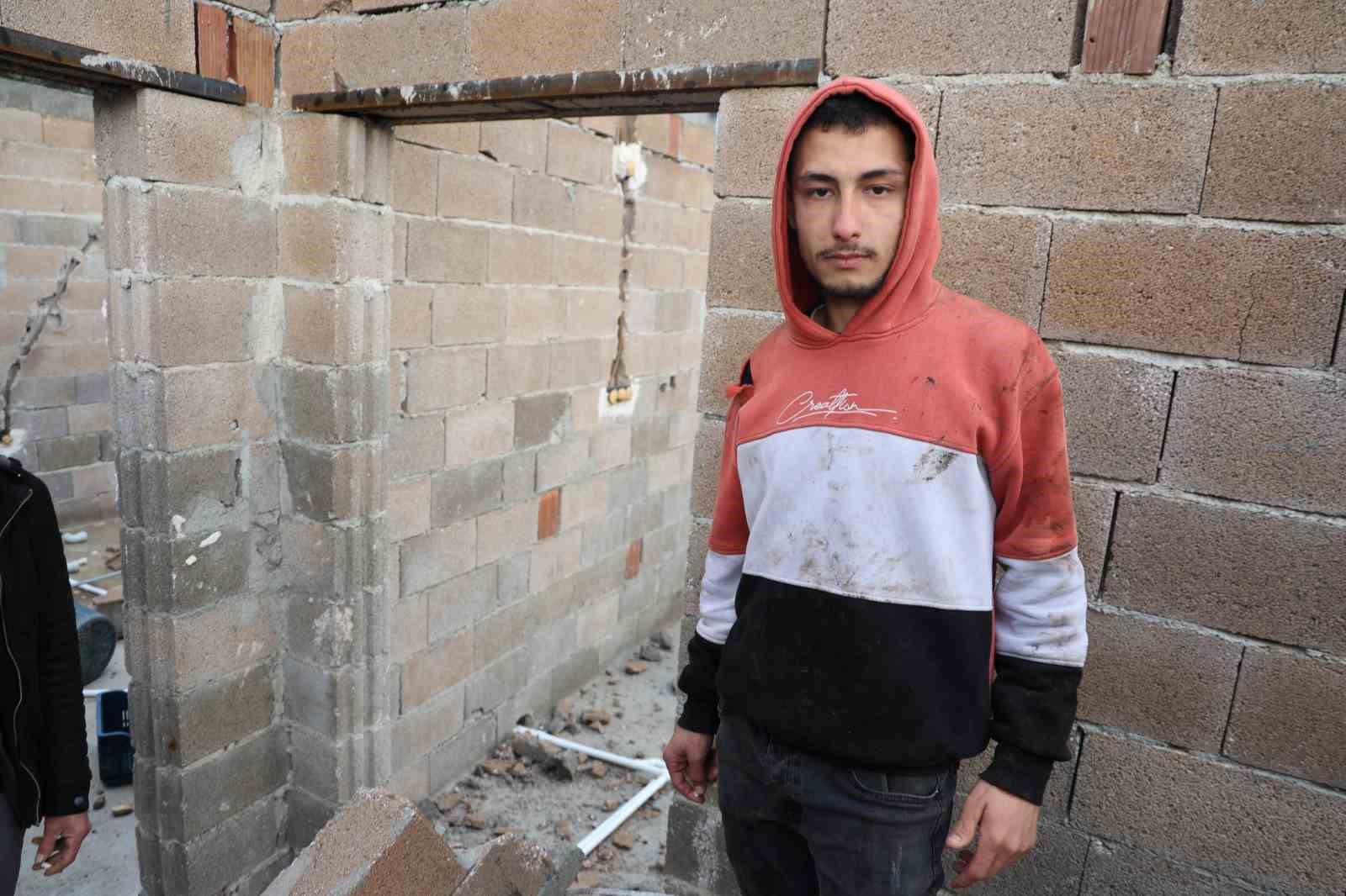 Fırtına yıktı geçti
