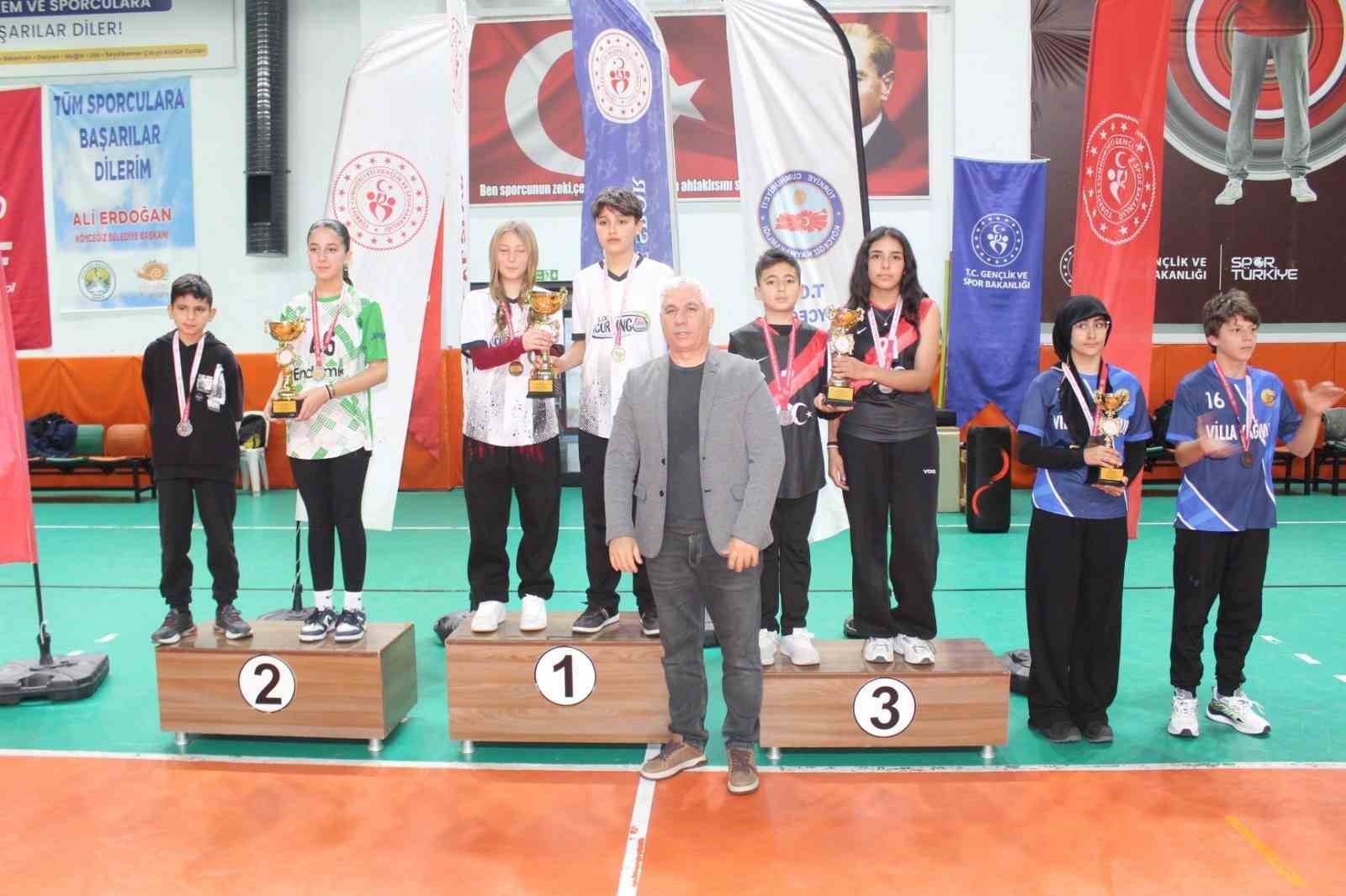 Floor Curling Yıldızlarda İl Şampiyonu takımlar Köyceğiz’den
