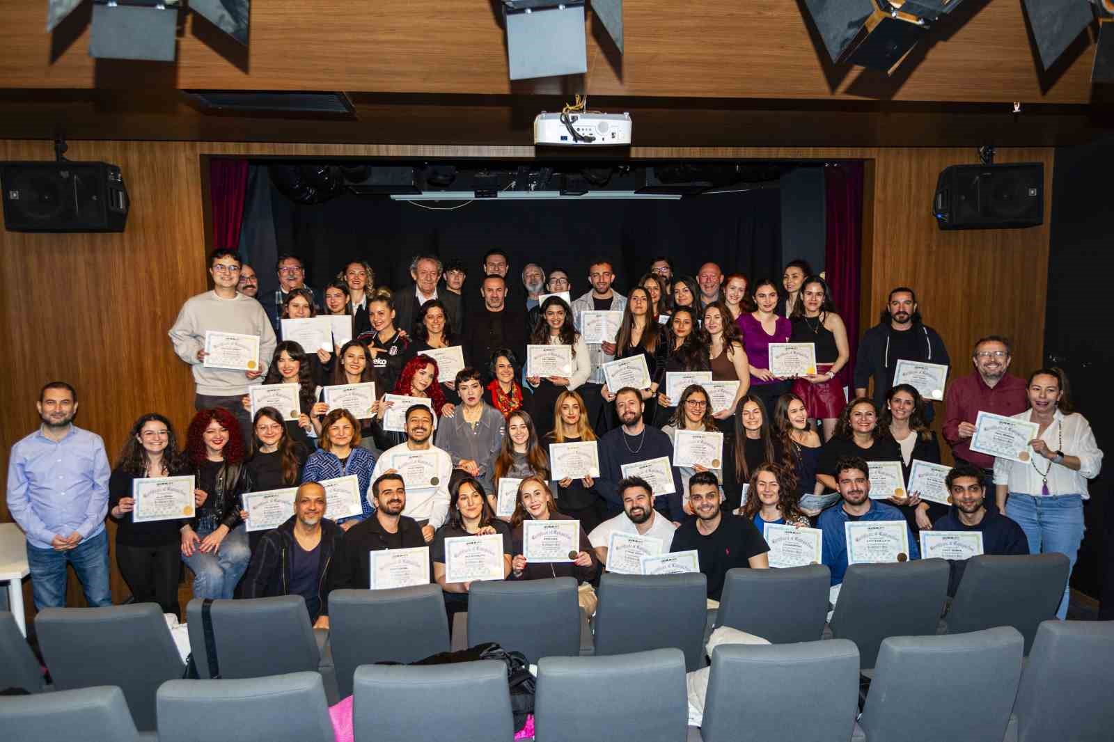 Folkart Academy, ikinci dönem mezunlarını verdi
